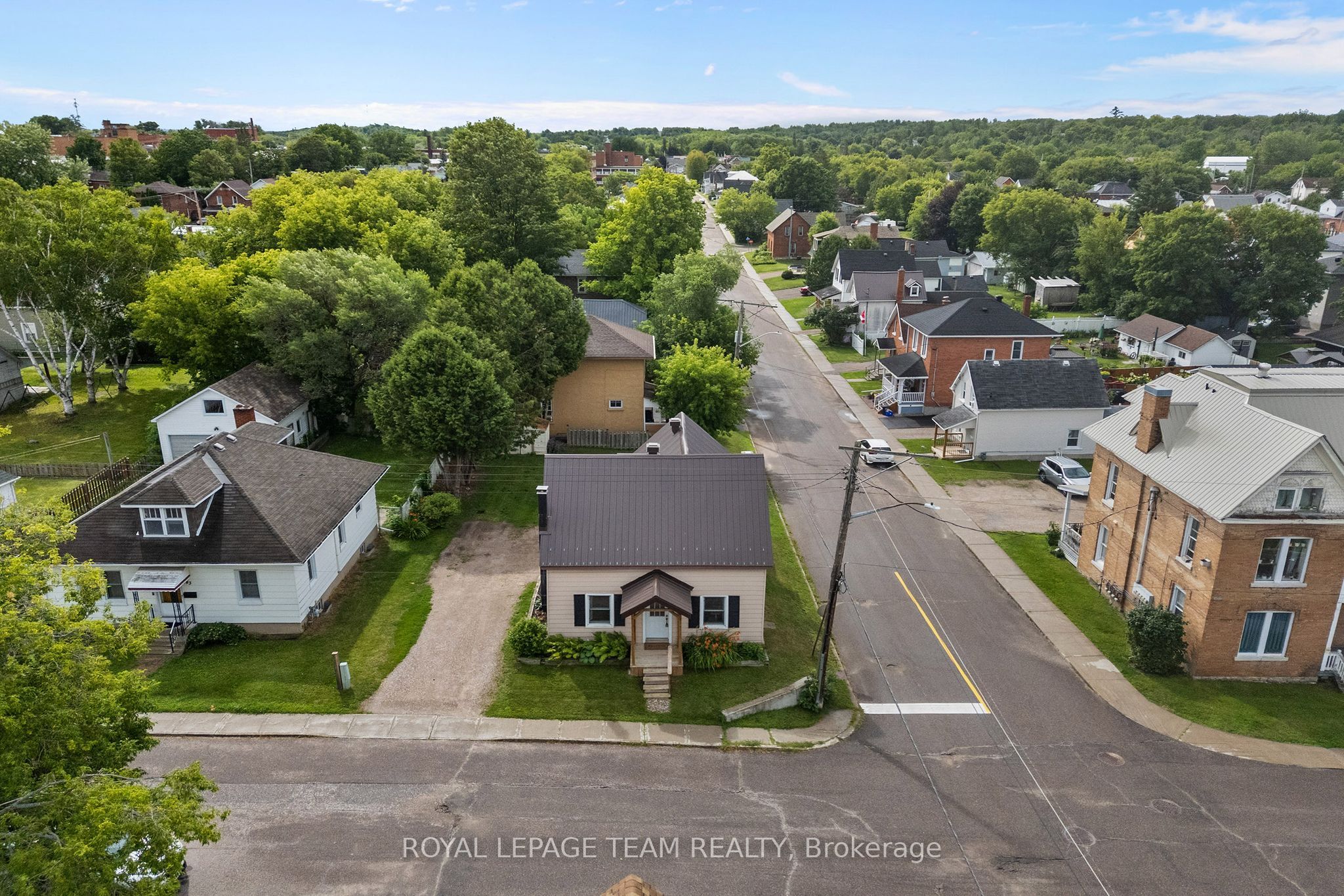 145 Munroe Avenue W Property Photo 35
