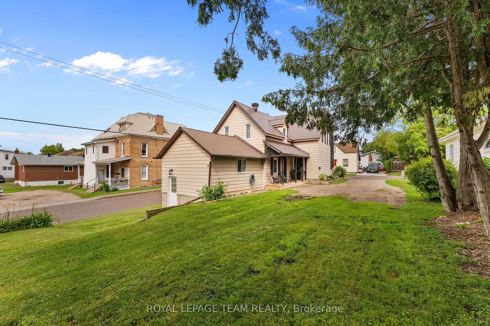 145 Munroe Avenue W Property Photo 36