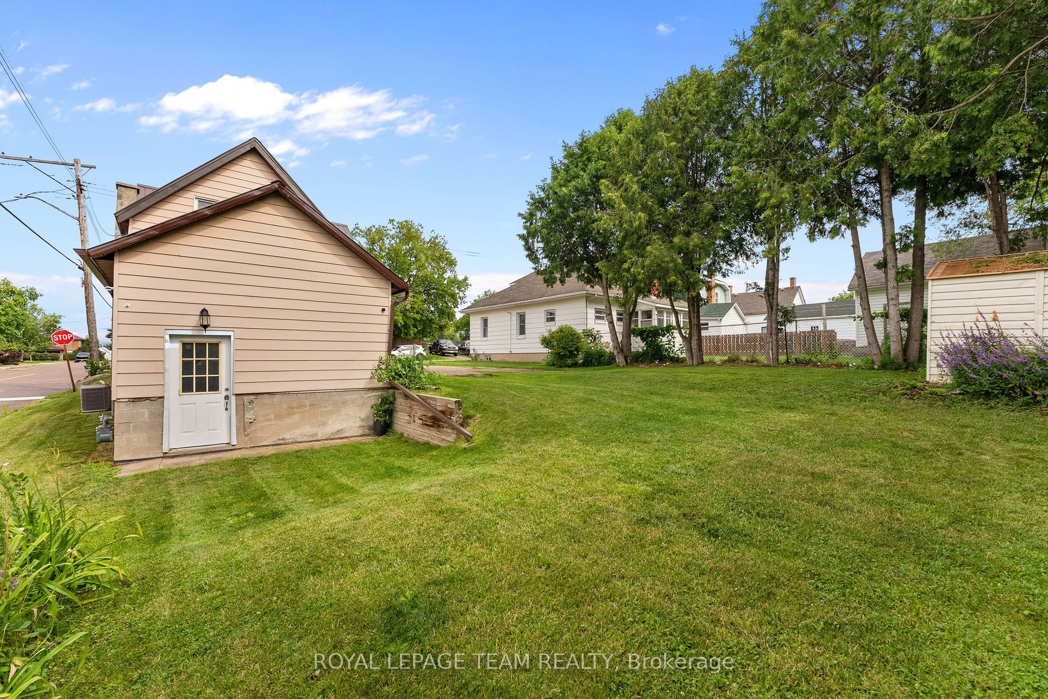 145 Munroe Avenue W Property Photo 37