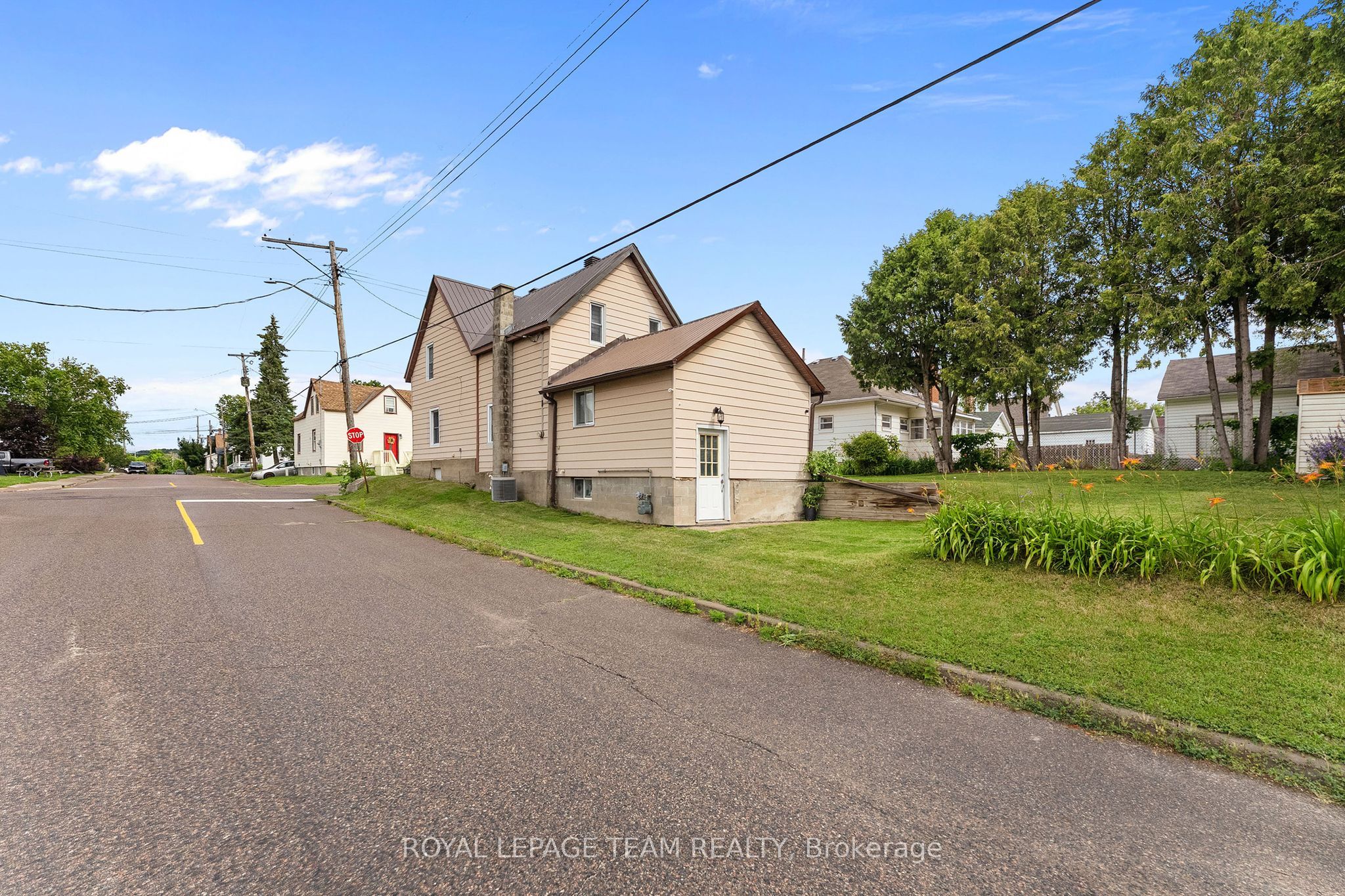 145 Munroe Avenue W Property Photo 39