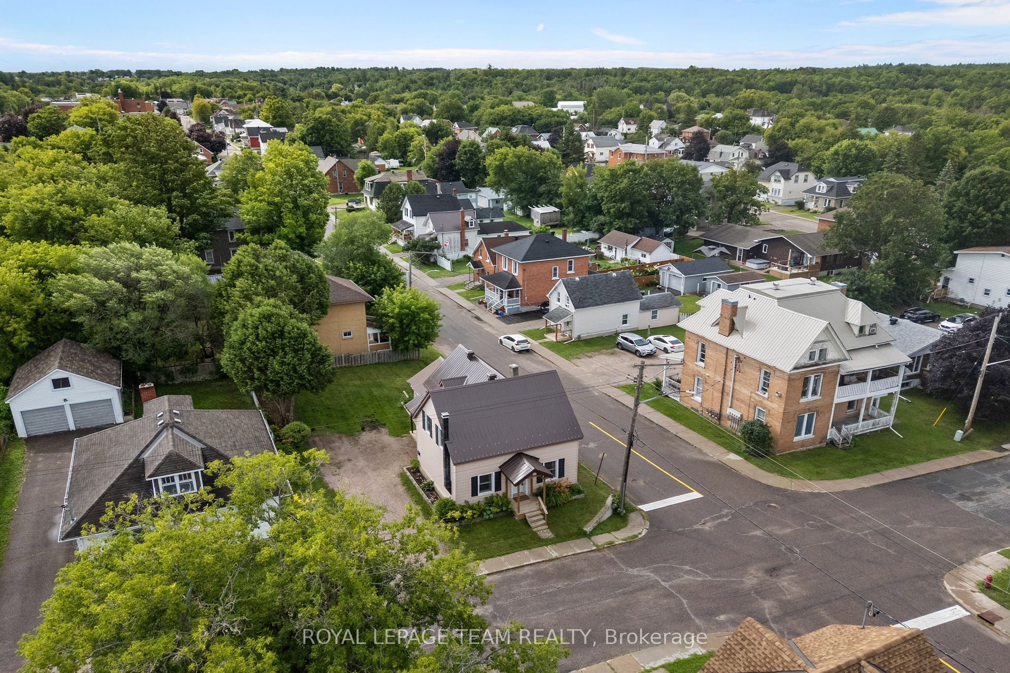 145 Munroe Avenue W Property Photo 40