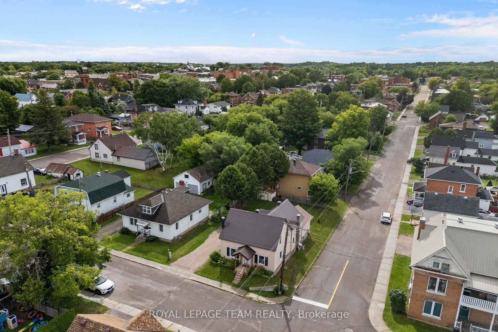 145 Munroe Avenue W Property Photo 41
