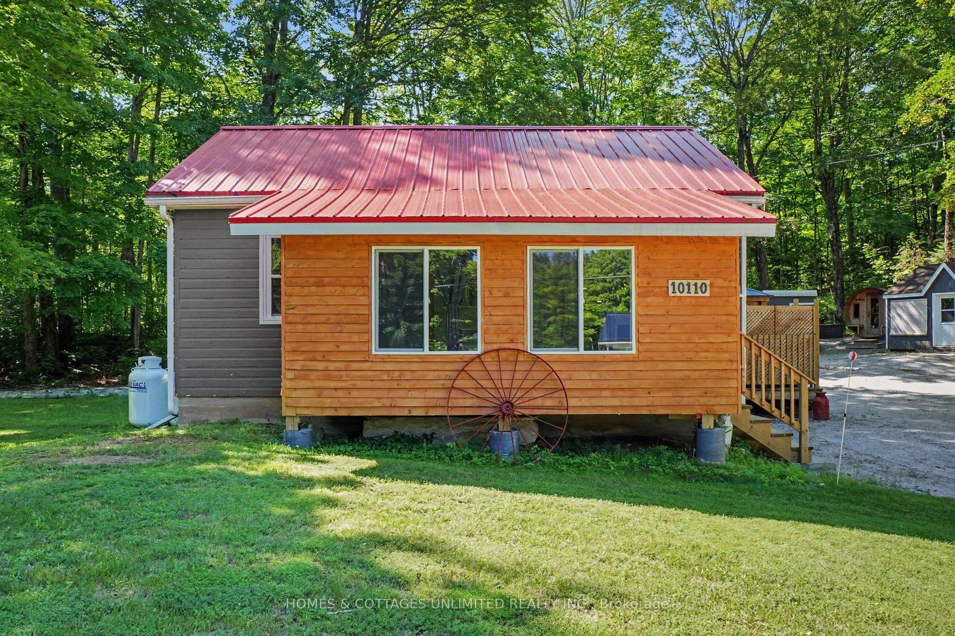 10110 509 Road N Property Photo 1