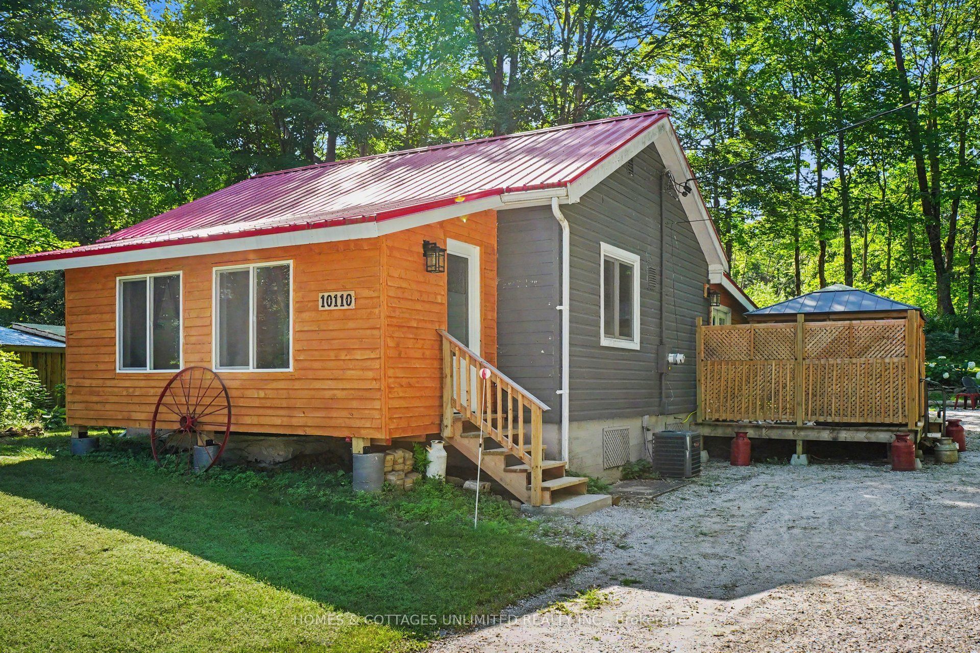 10110 509 Road N Property Photo 2