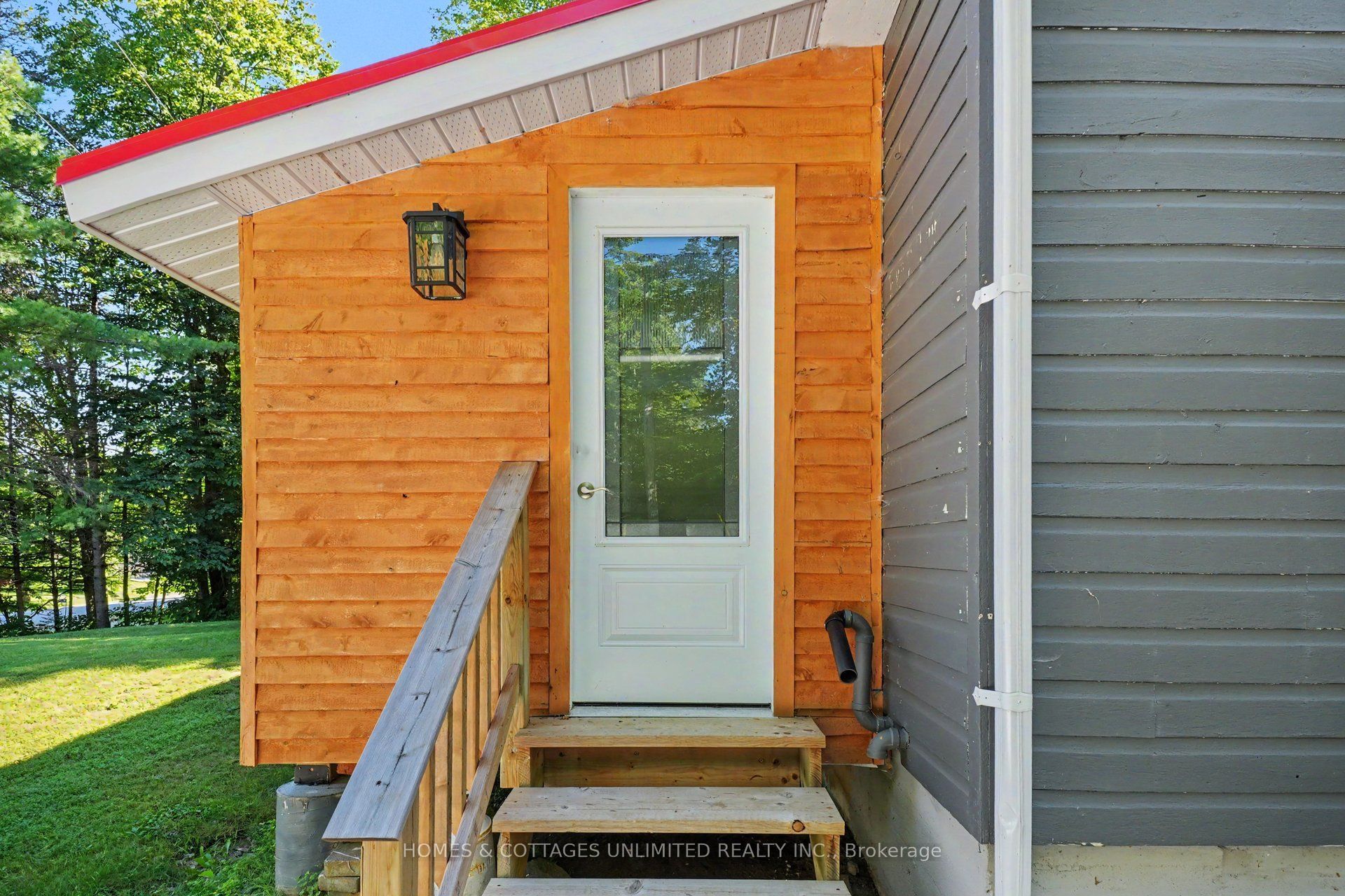 10110 509 Road N Property Photo 3
