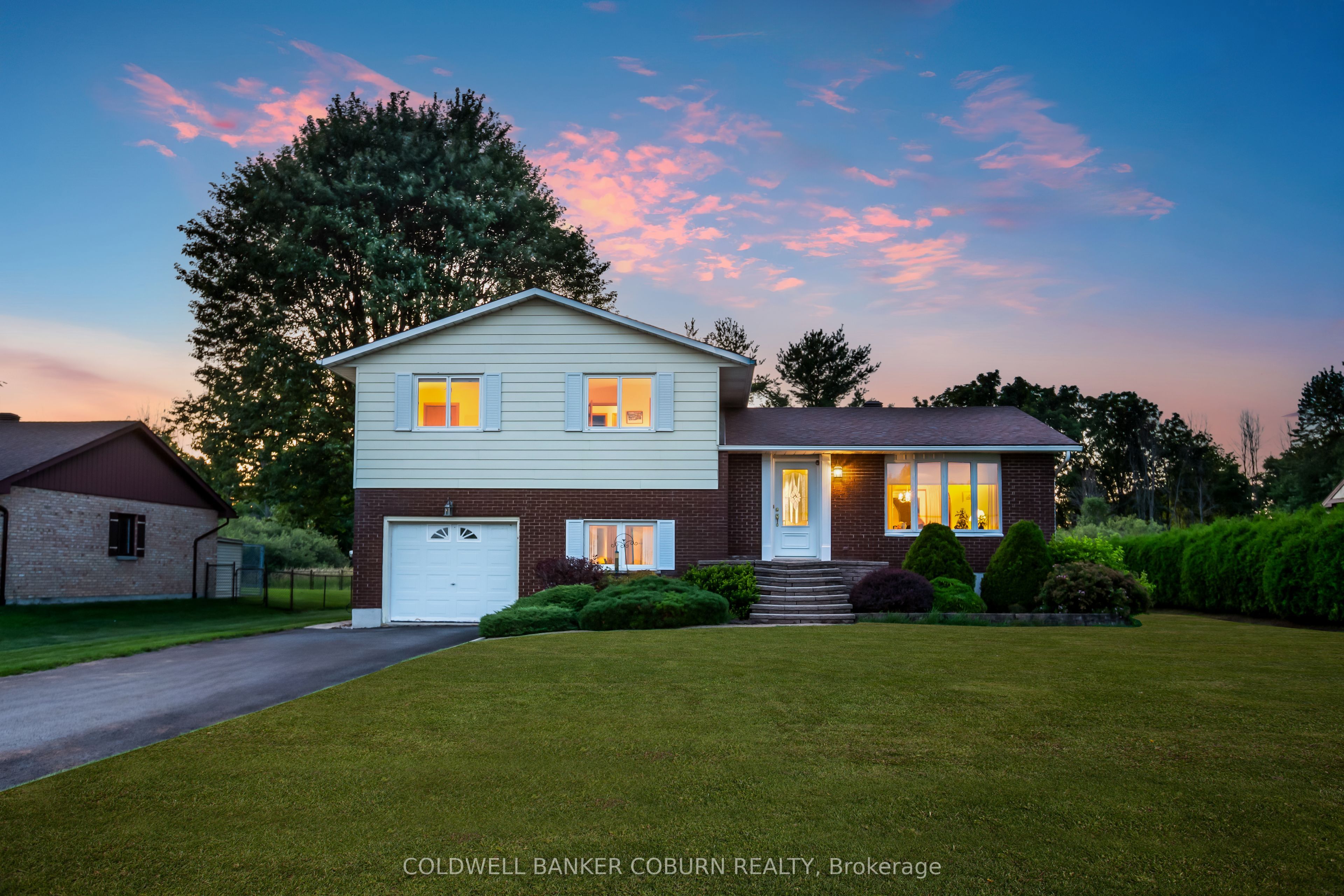 12169 Lakeshore Drive Property Photo 1
