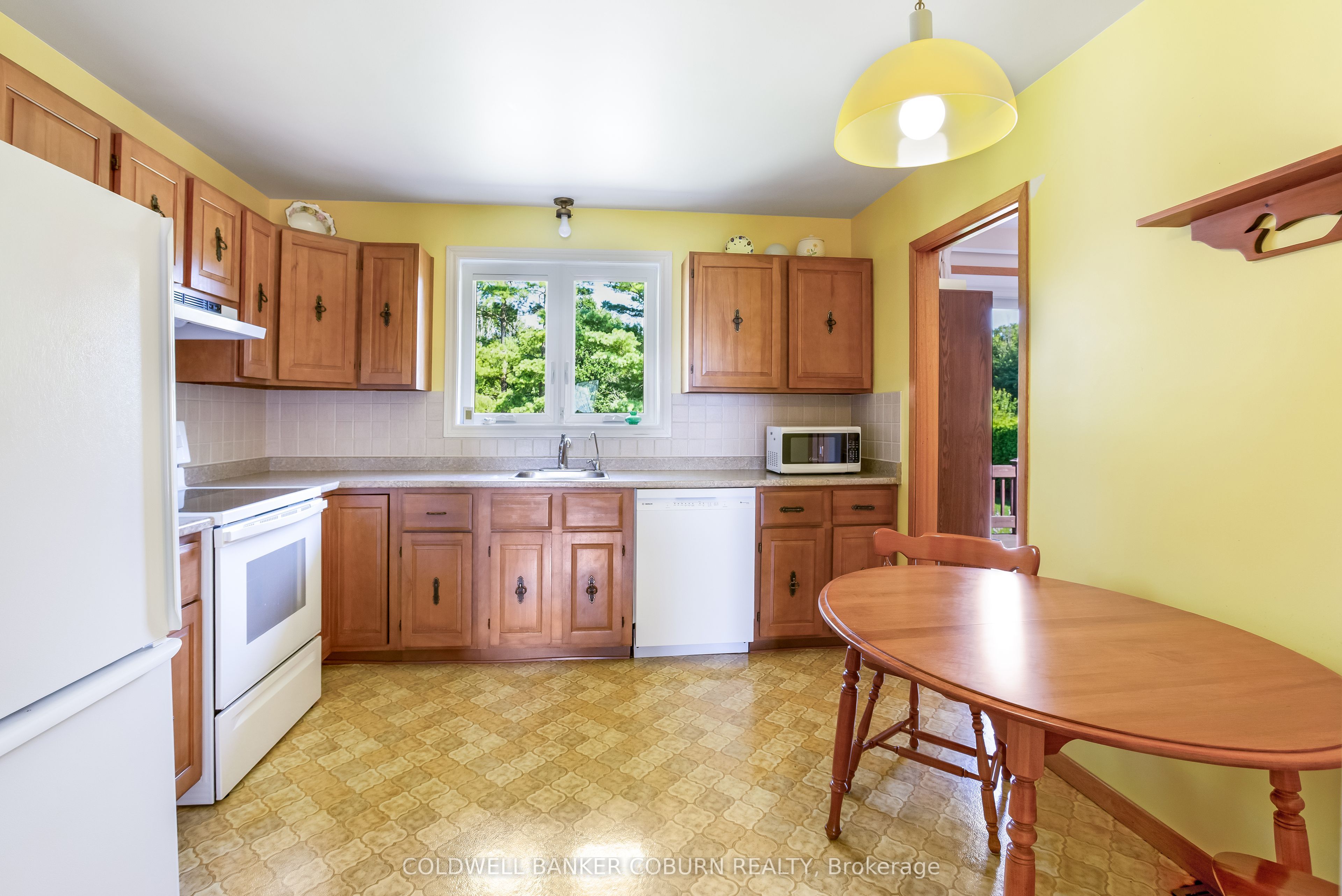 12169 Lakeshore Drive Property Photo 3