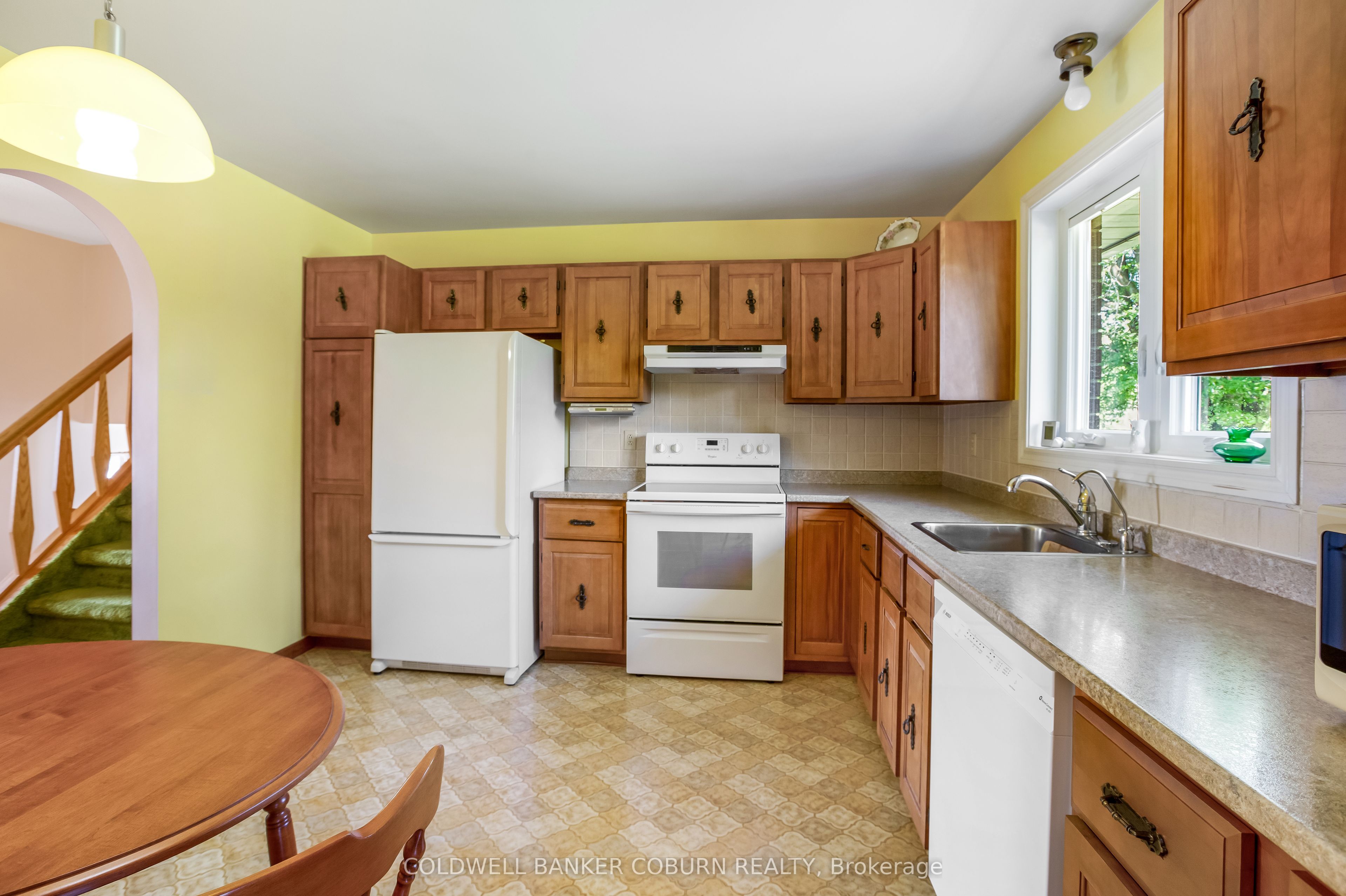 12169 Lakeshore Drive Property Photo 5