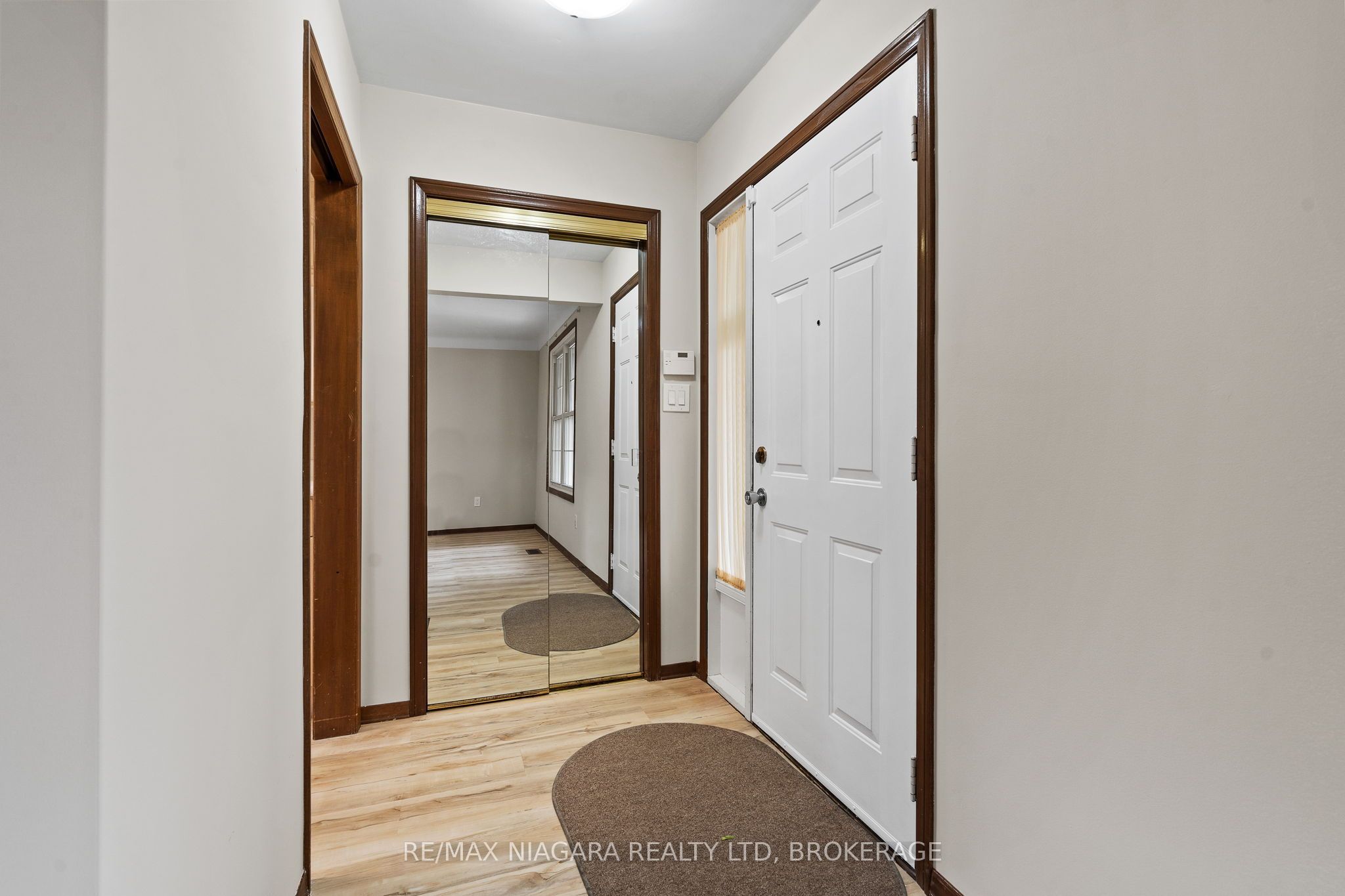 476 Scott Street Property Photo 4
