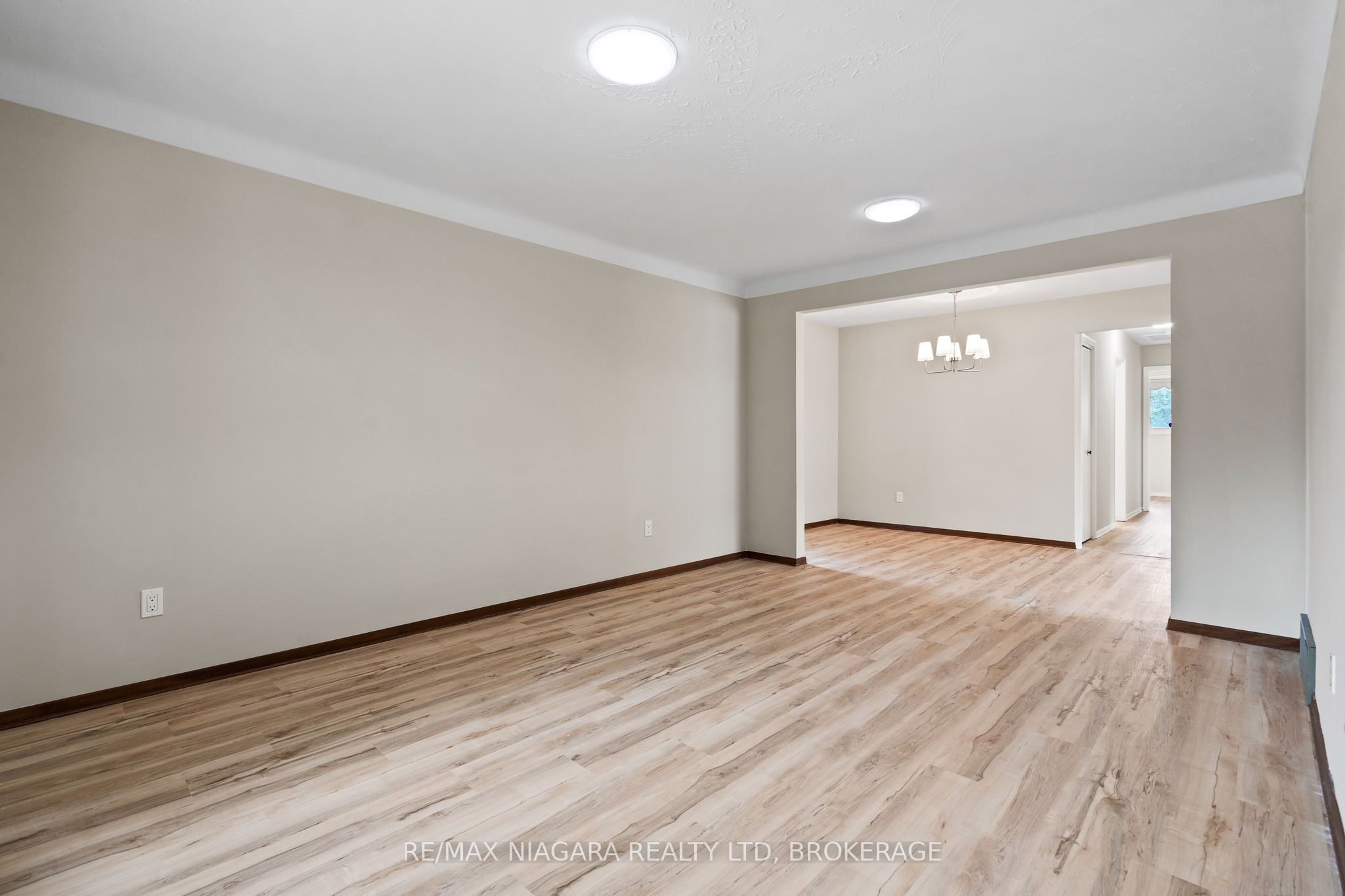 476 Scott Street Property Photo 7