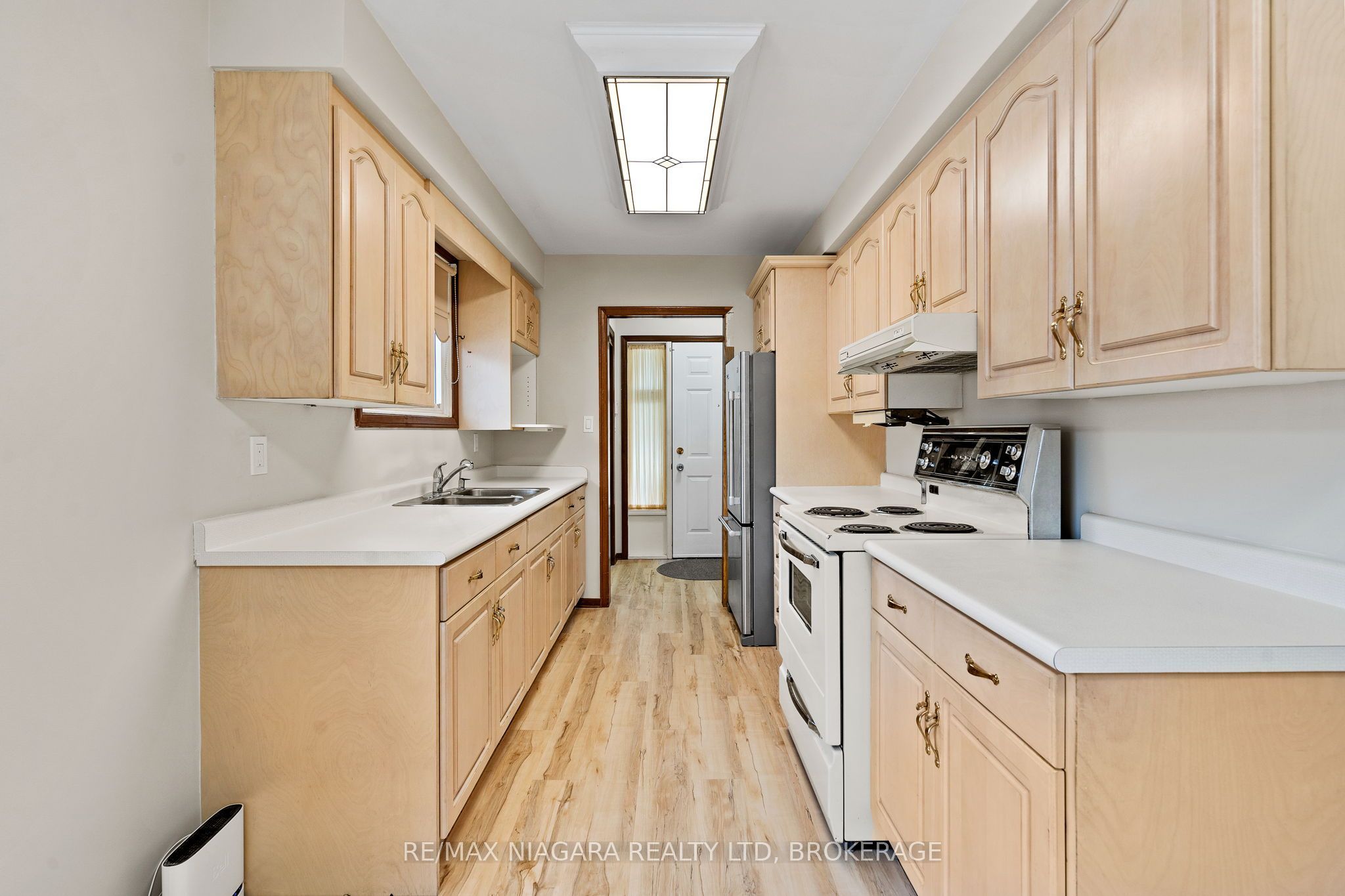 476 Scott Street Property Photo 13