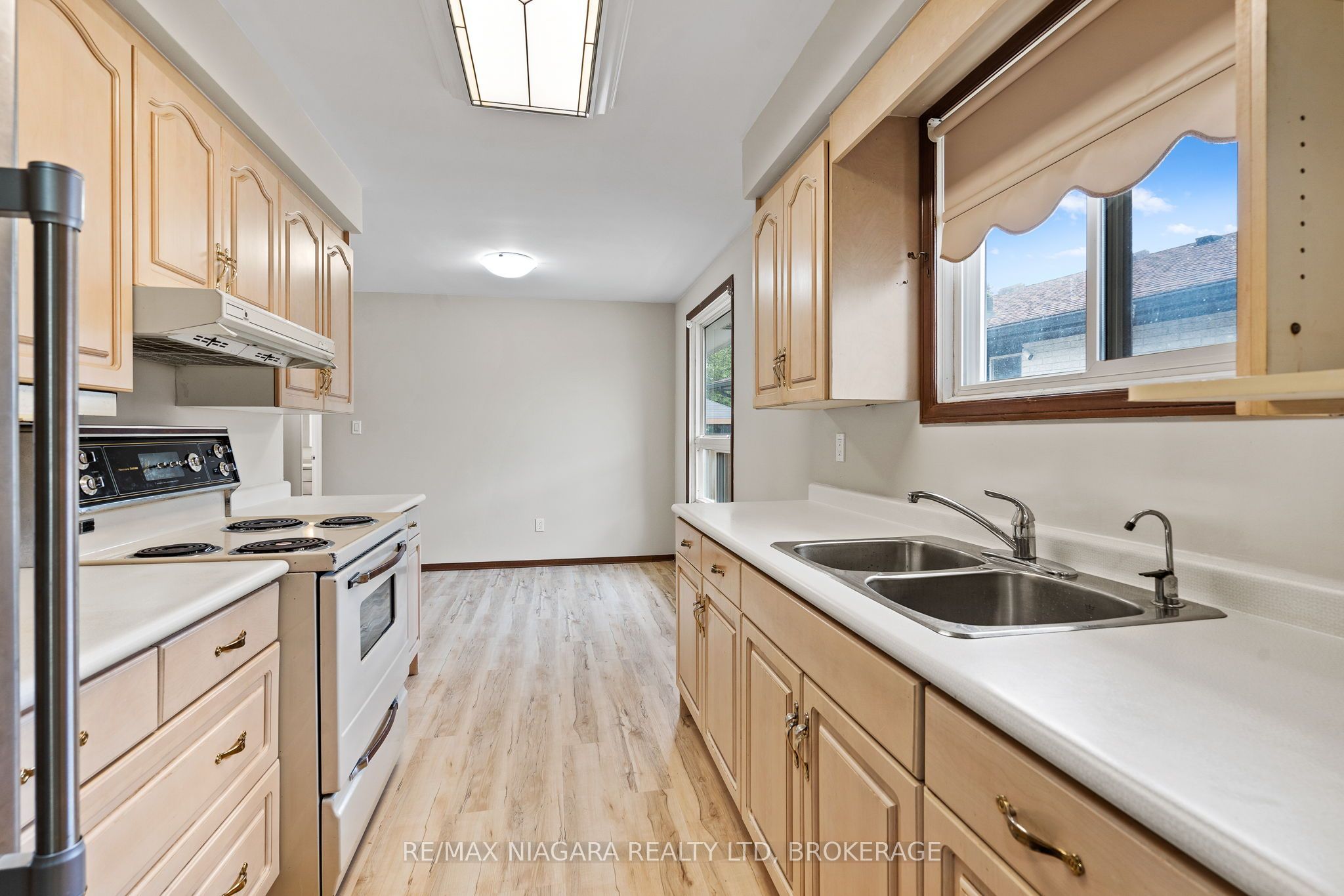 476 Scott Street Property Photo 15