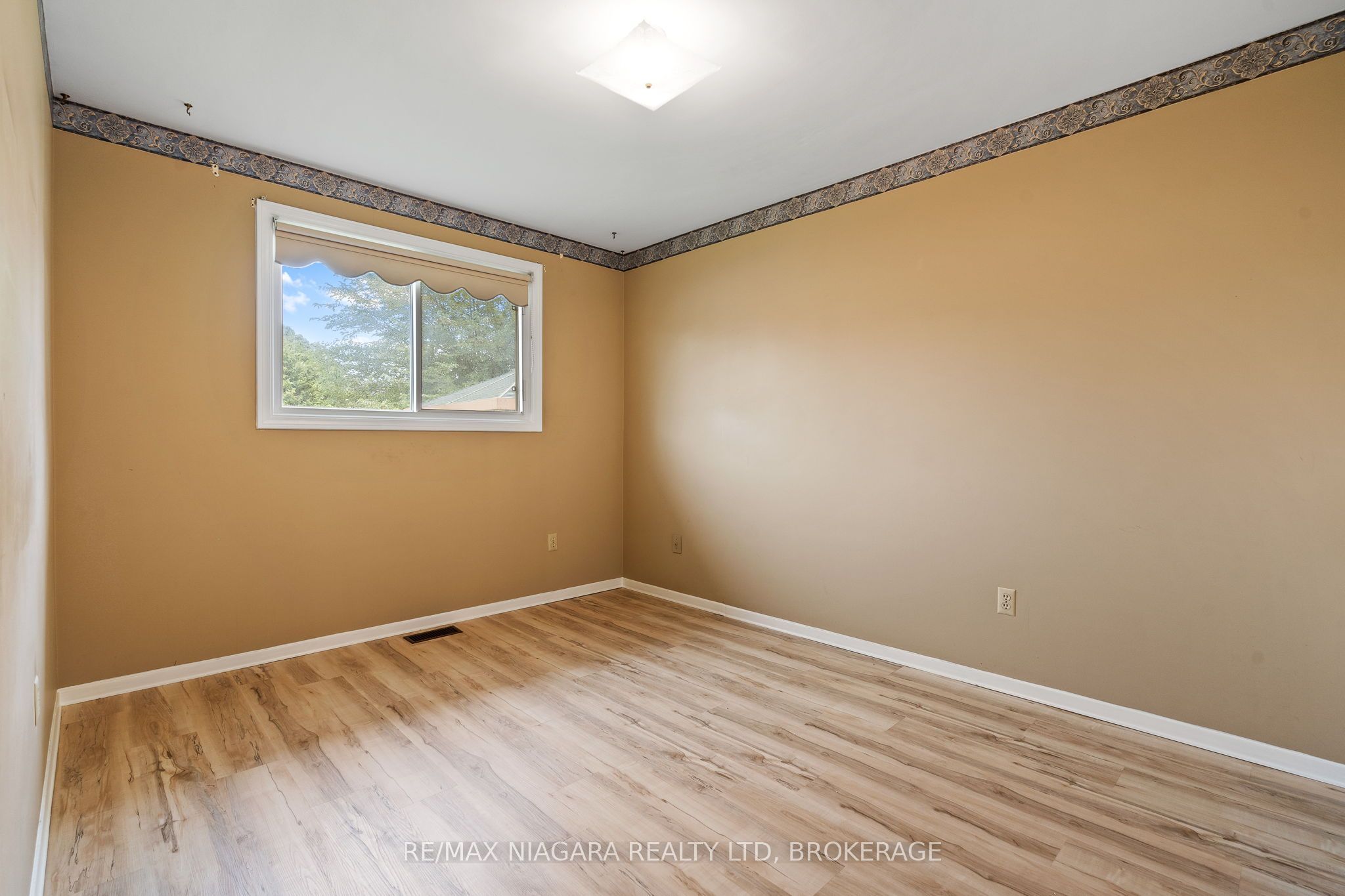 476 Scott Street Property Photo 19