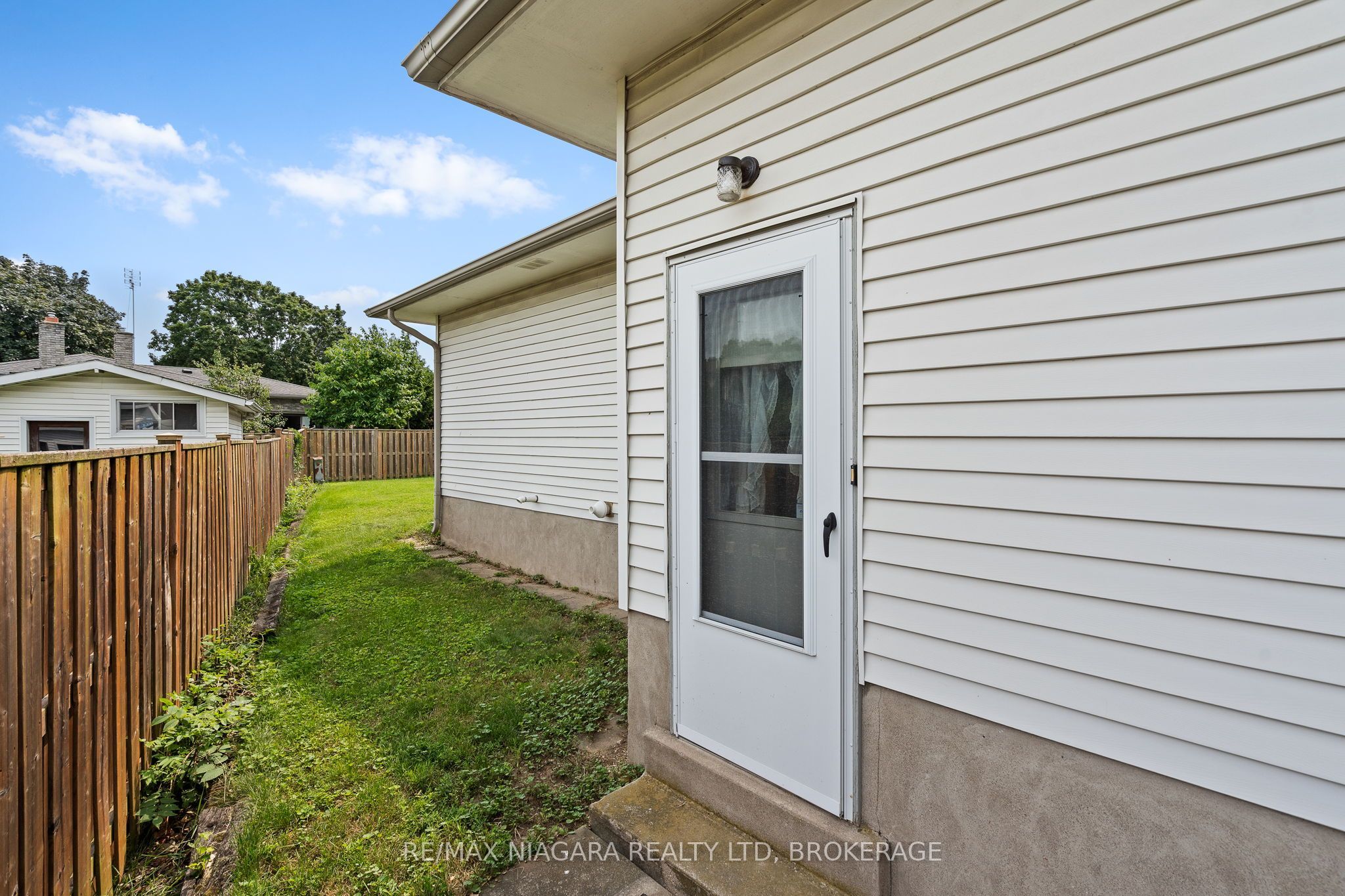 476 Scott Street Property Photo 31