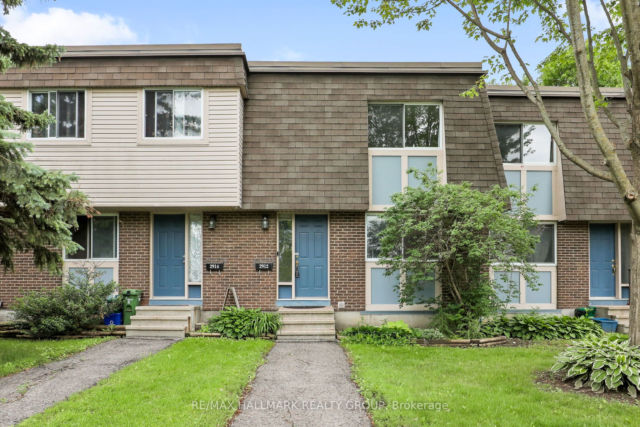 2912 Fairlea Crescent Property Photo 1
