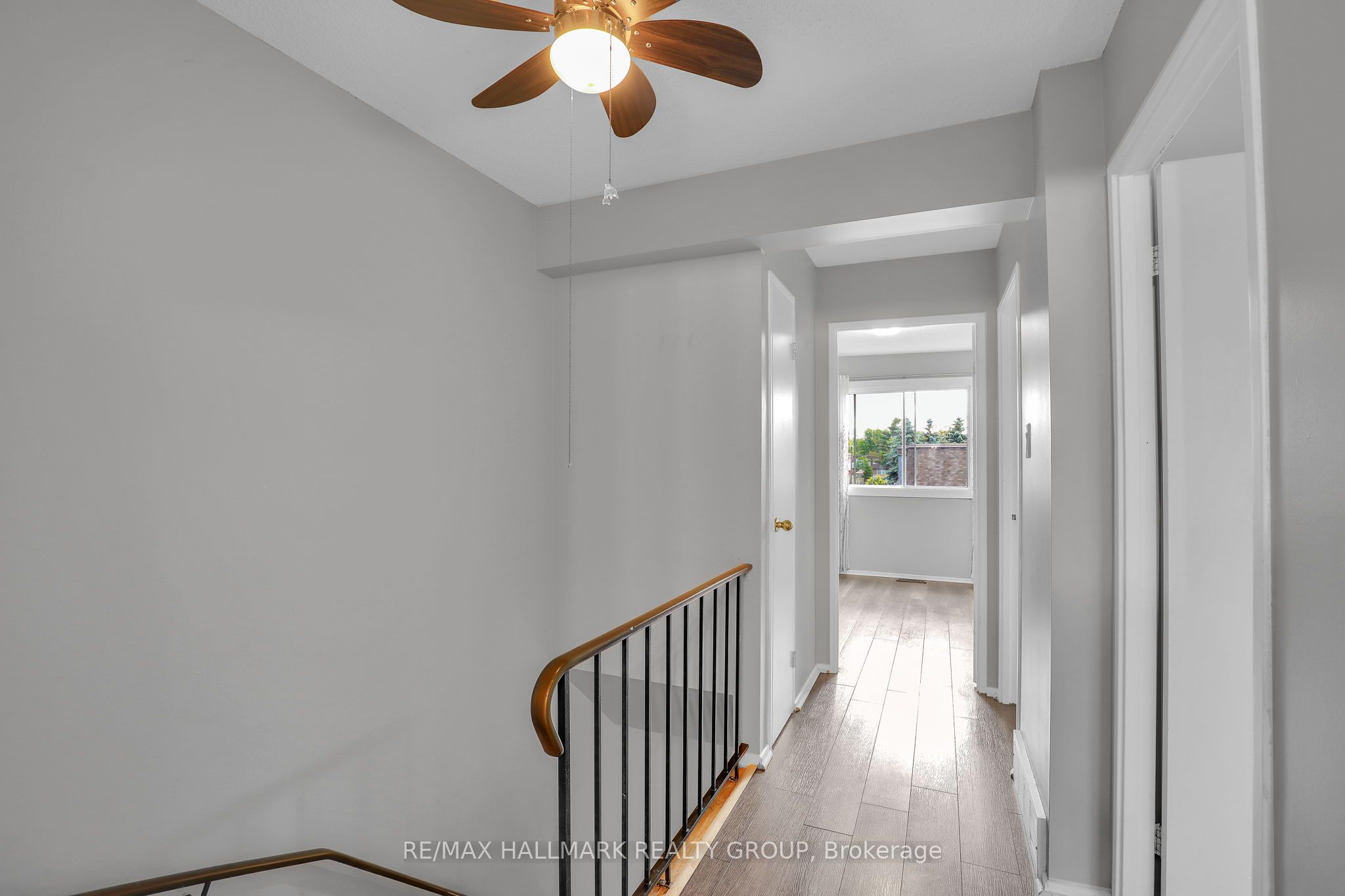 2912 Fairlea Crescent Property Photo 28