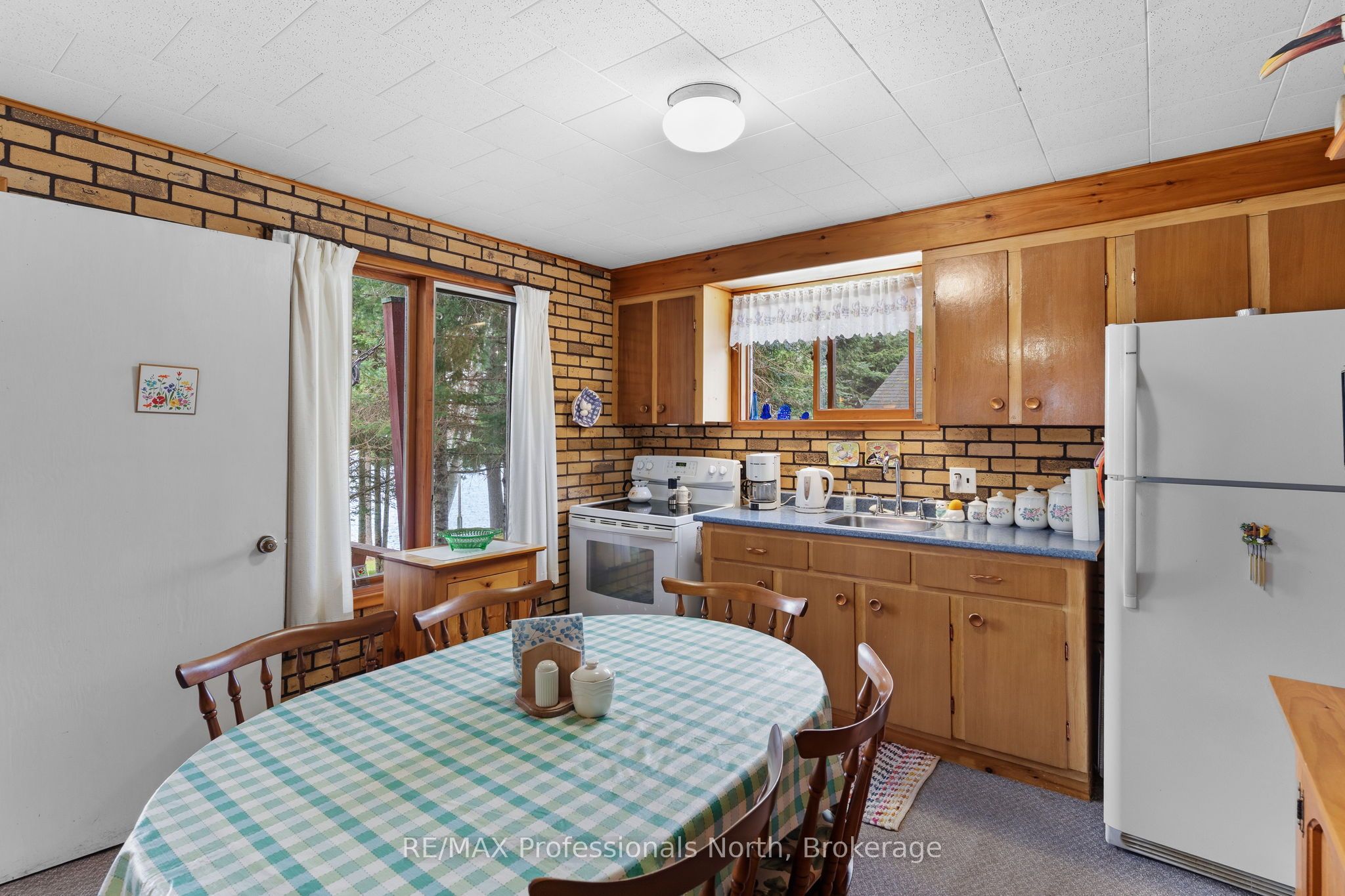 1214 Oliver Road Property Photo 13