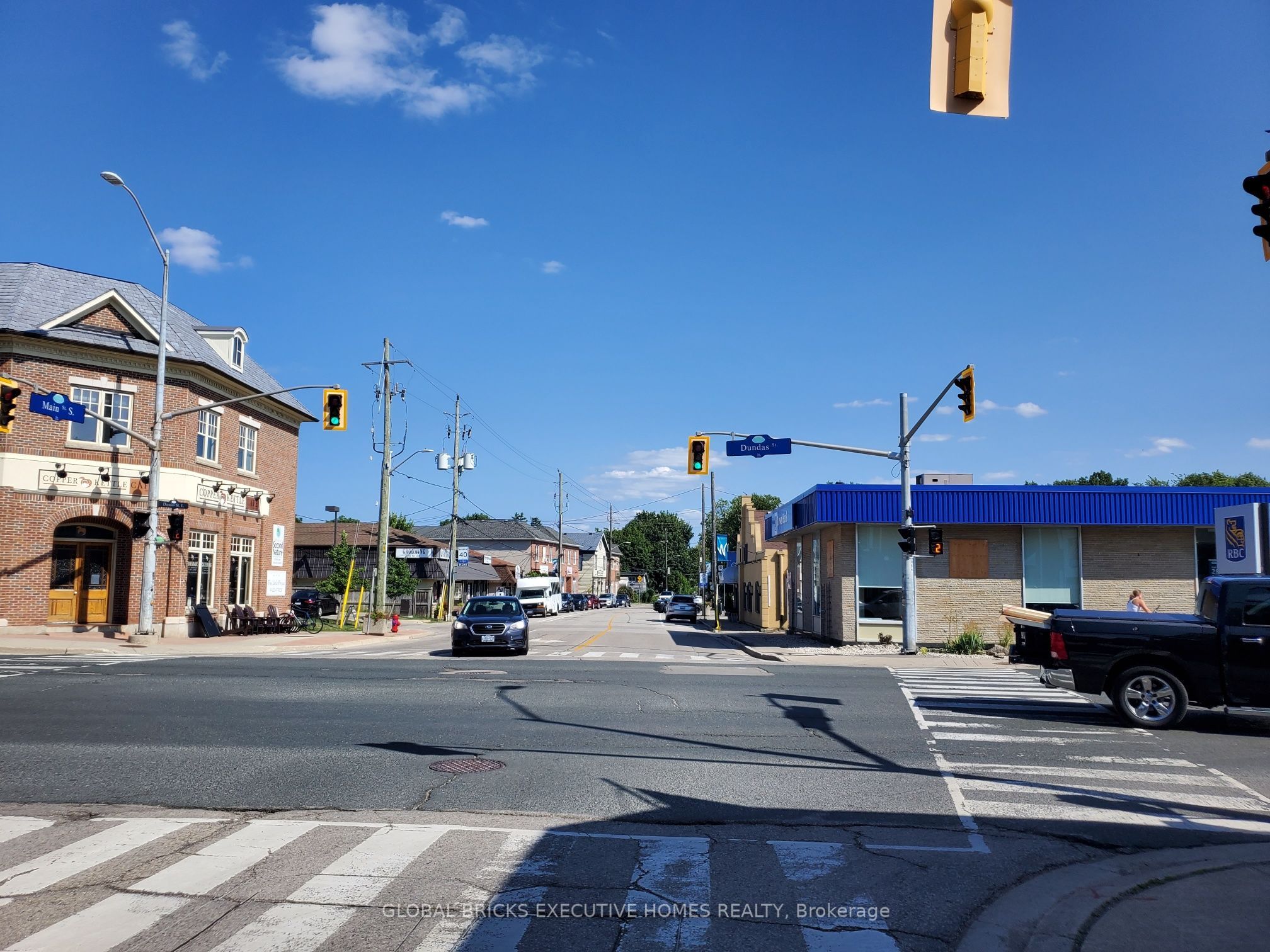9 Main Street N Property Photo 1
