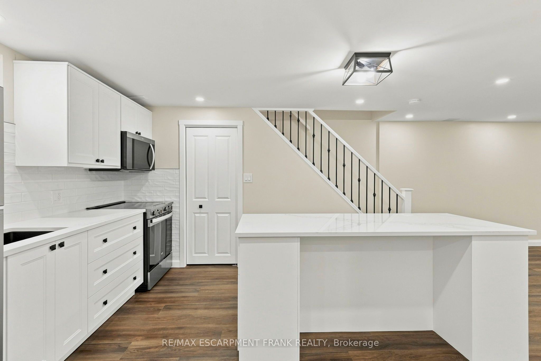 1008 Garth Street Property Photo 32