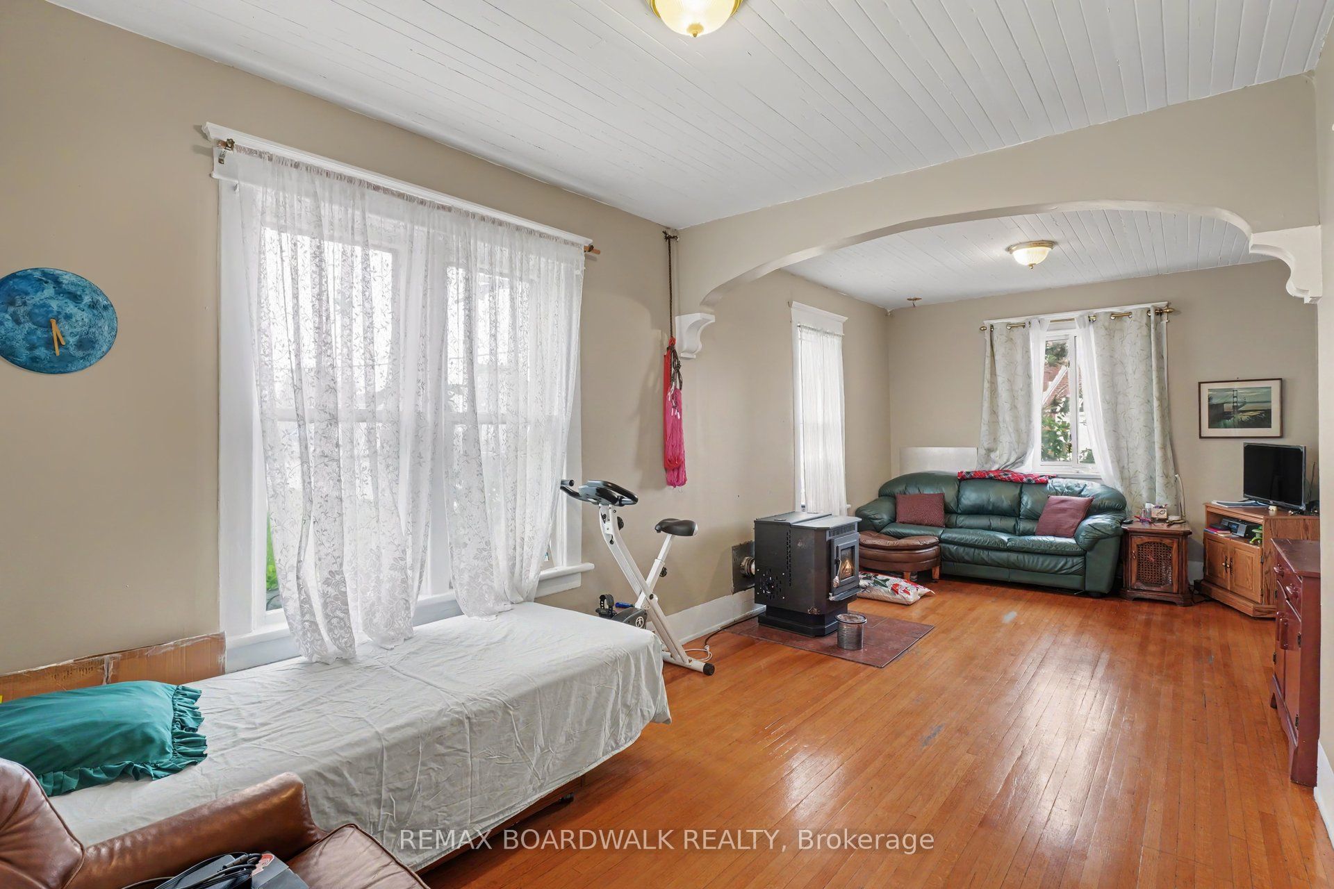 11049 Gilmour Road Property Photo 7