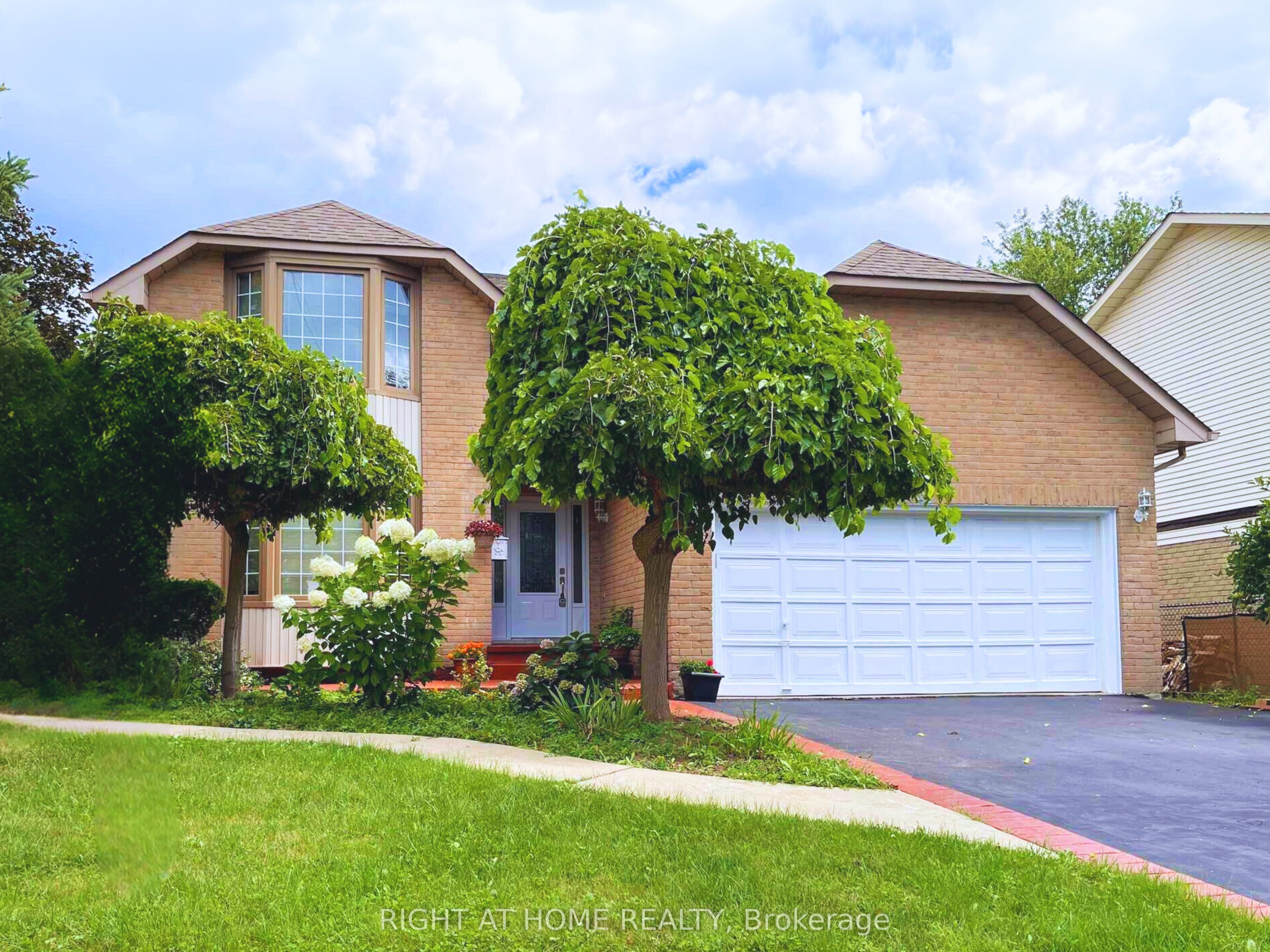 309 Amberly Boulevard Property Photo 1