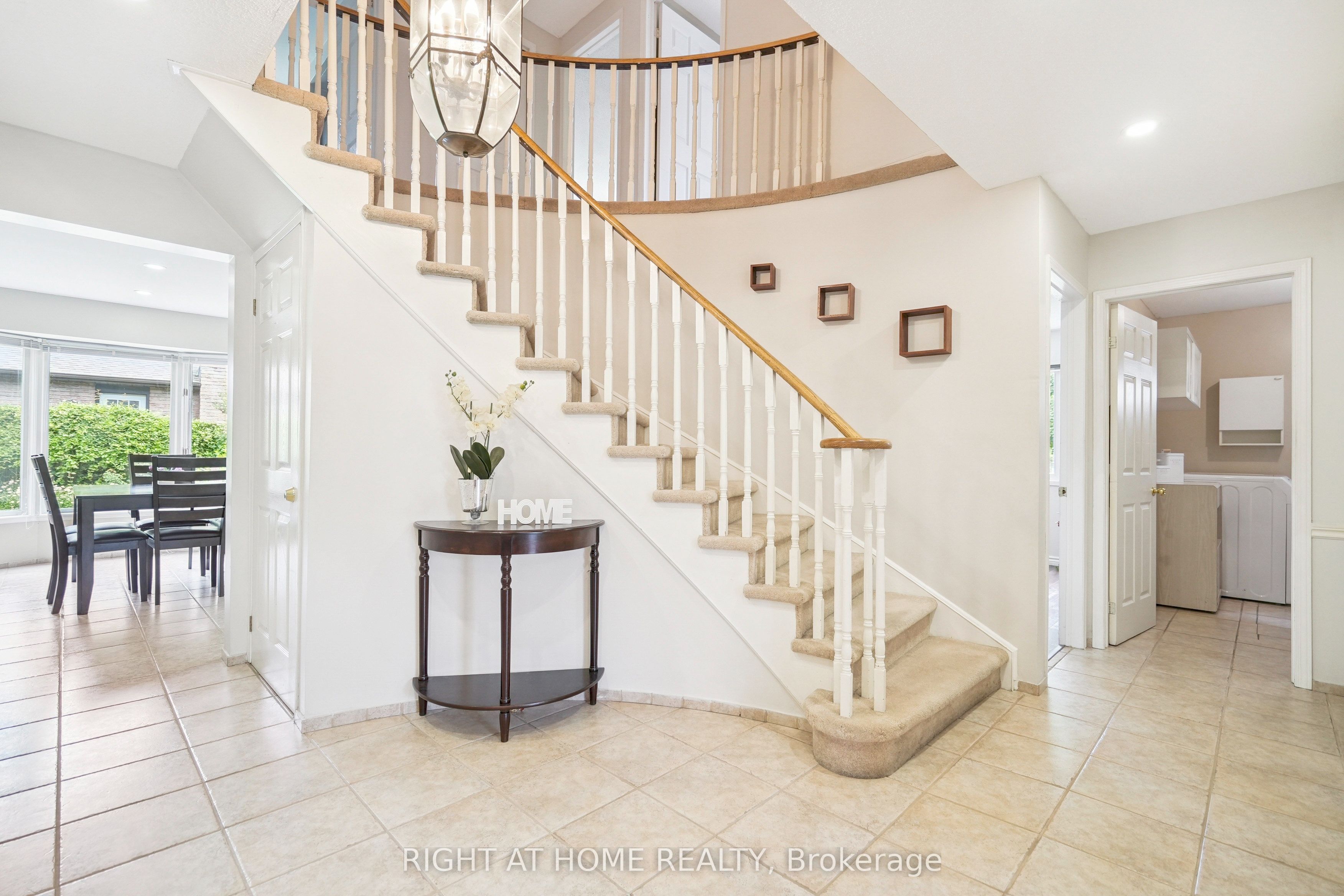 309 Amberly Boulevard Property Photo 3
