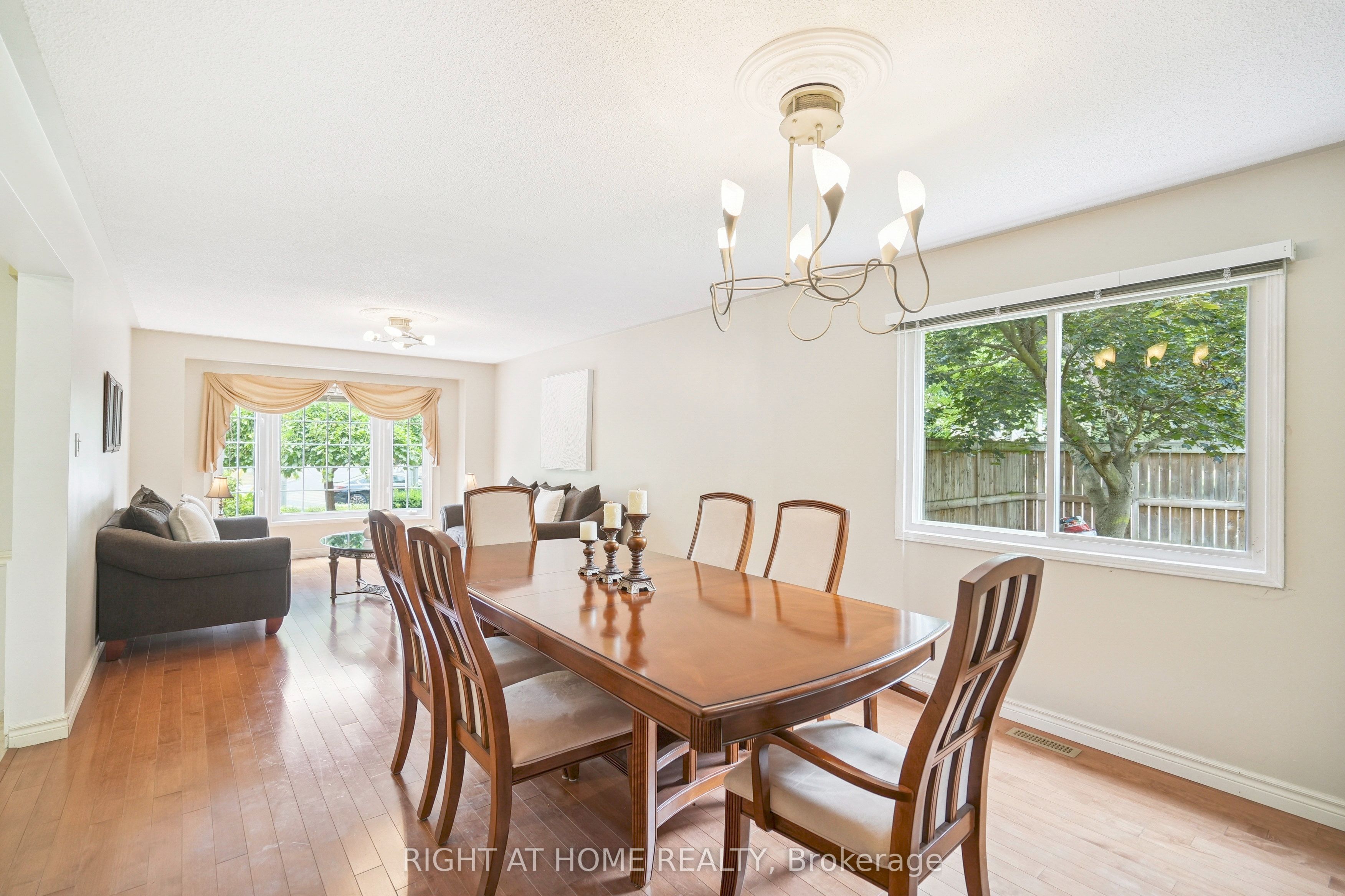 309 Amberly Boulevard Property Photo 5