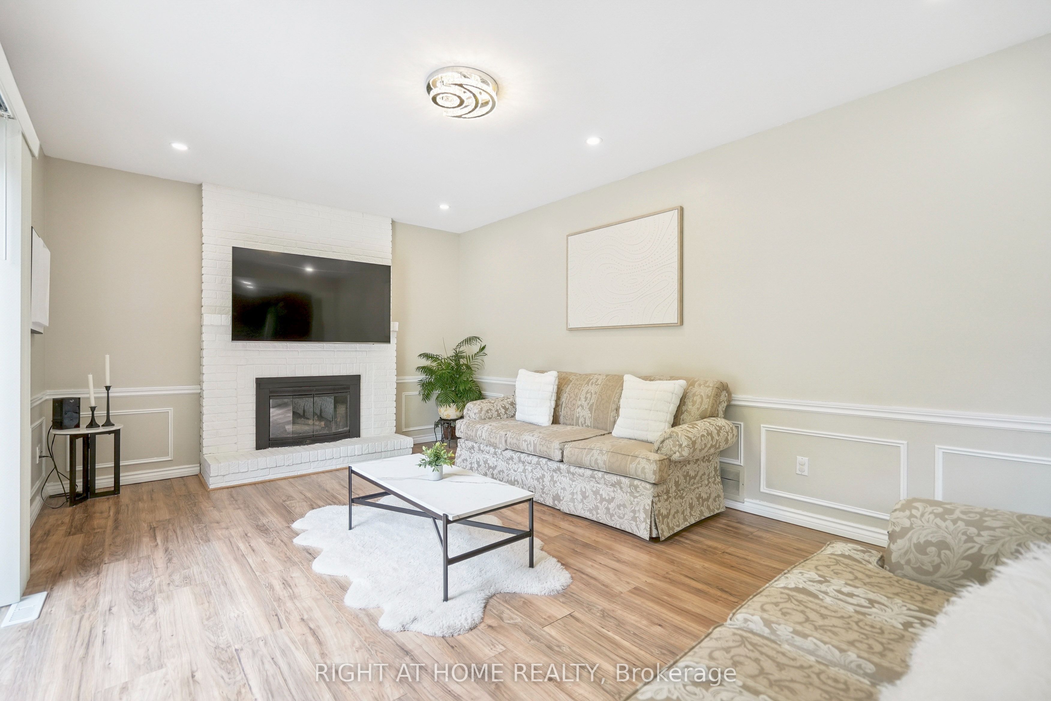309 Amberly Boulevard Property Photo 13