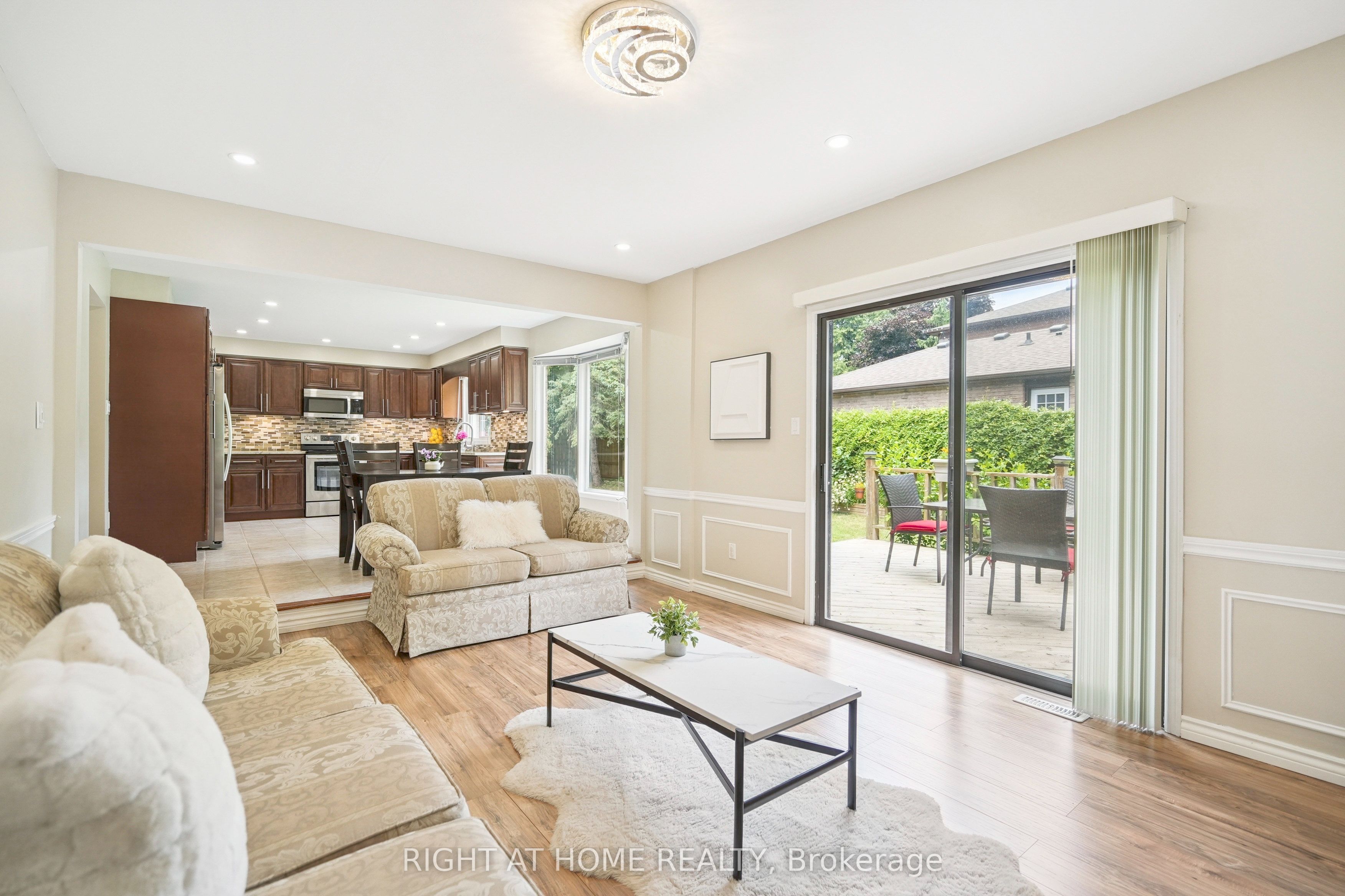 309 Amberly Boulevard Property Photo 14