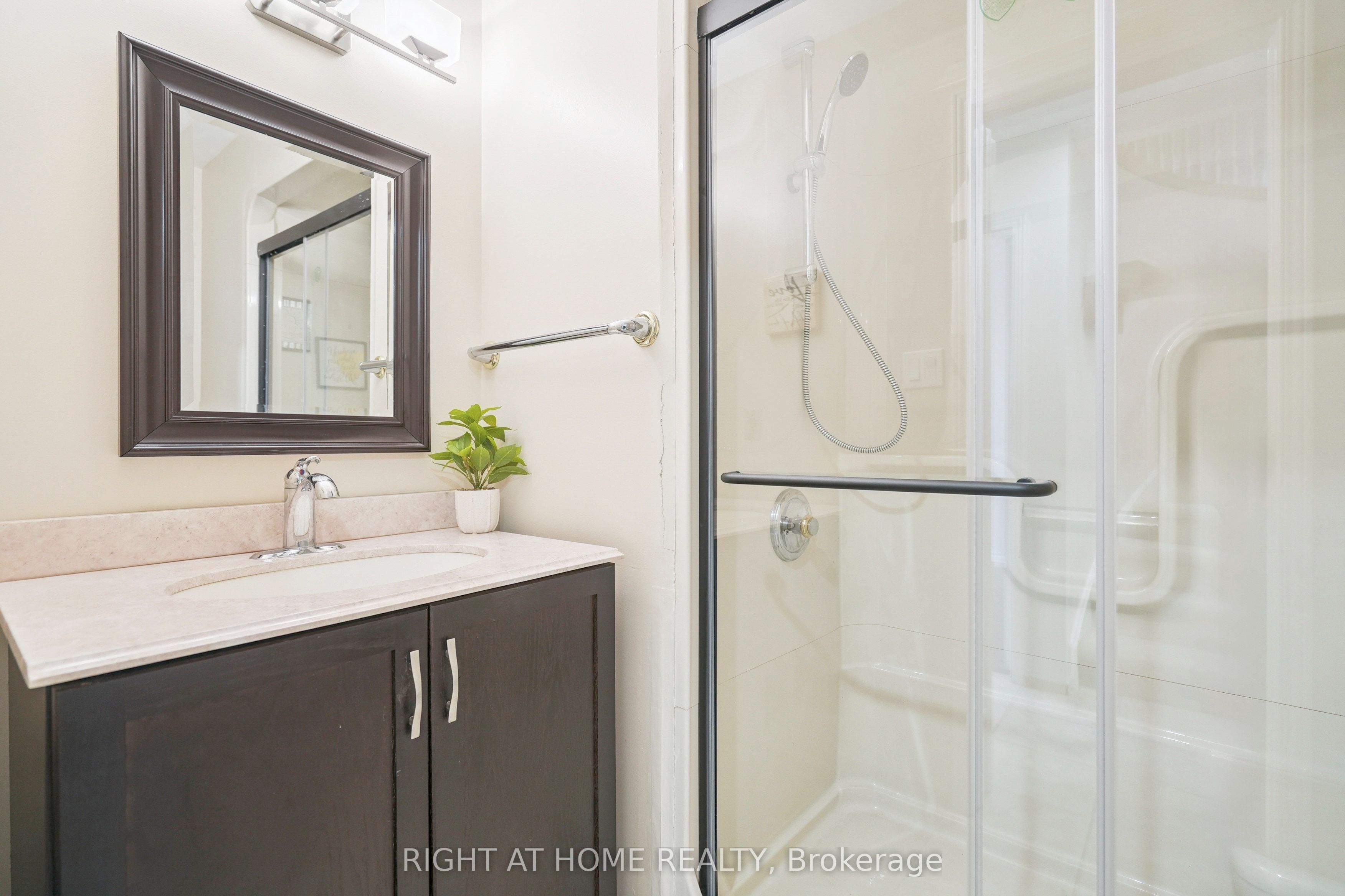 309 Amberly Boulevard Property Photo 15