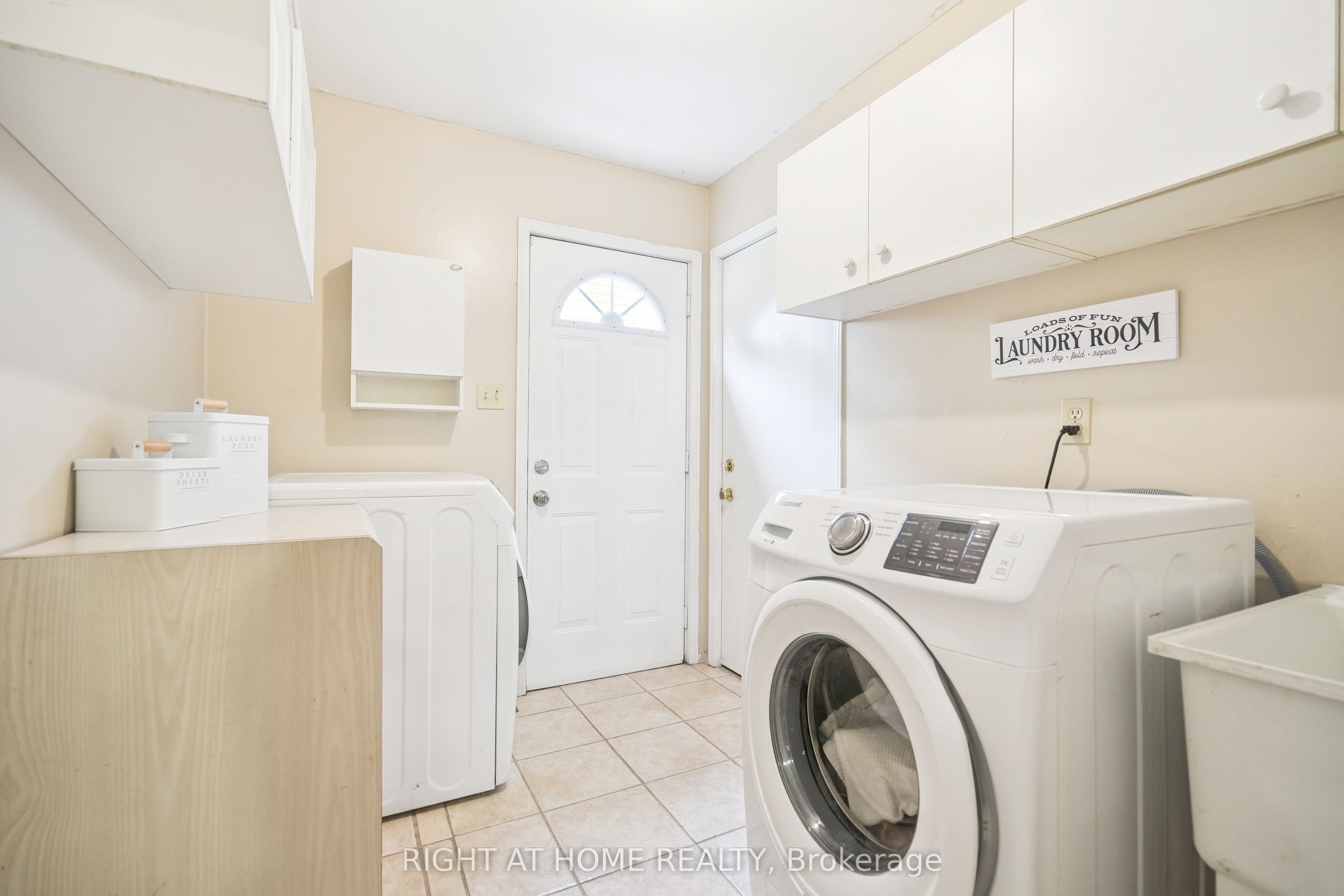 309 Amberly Boulevard Property Photo 17