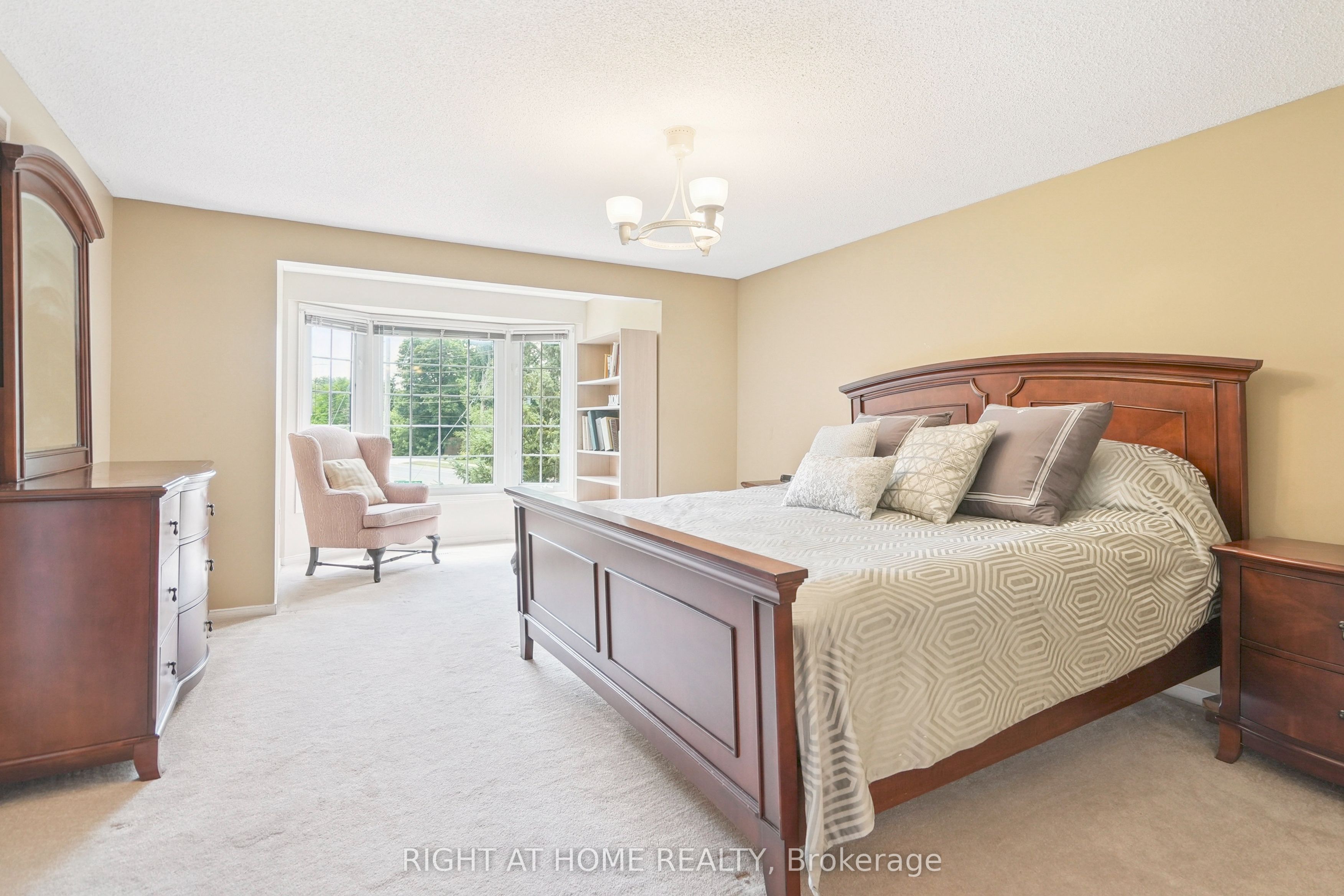 309 Amberly Boulevard Property Photo 18