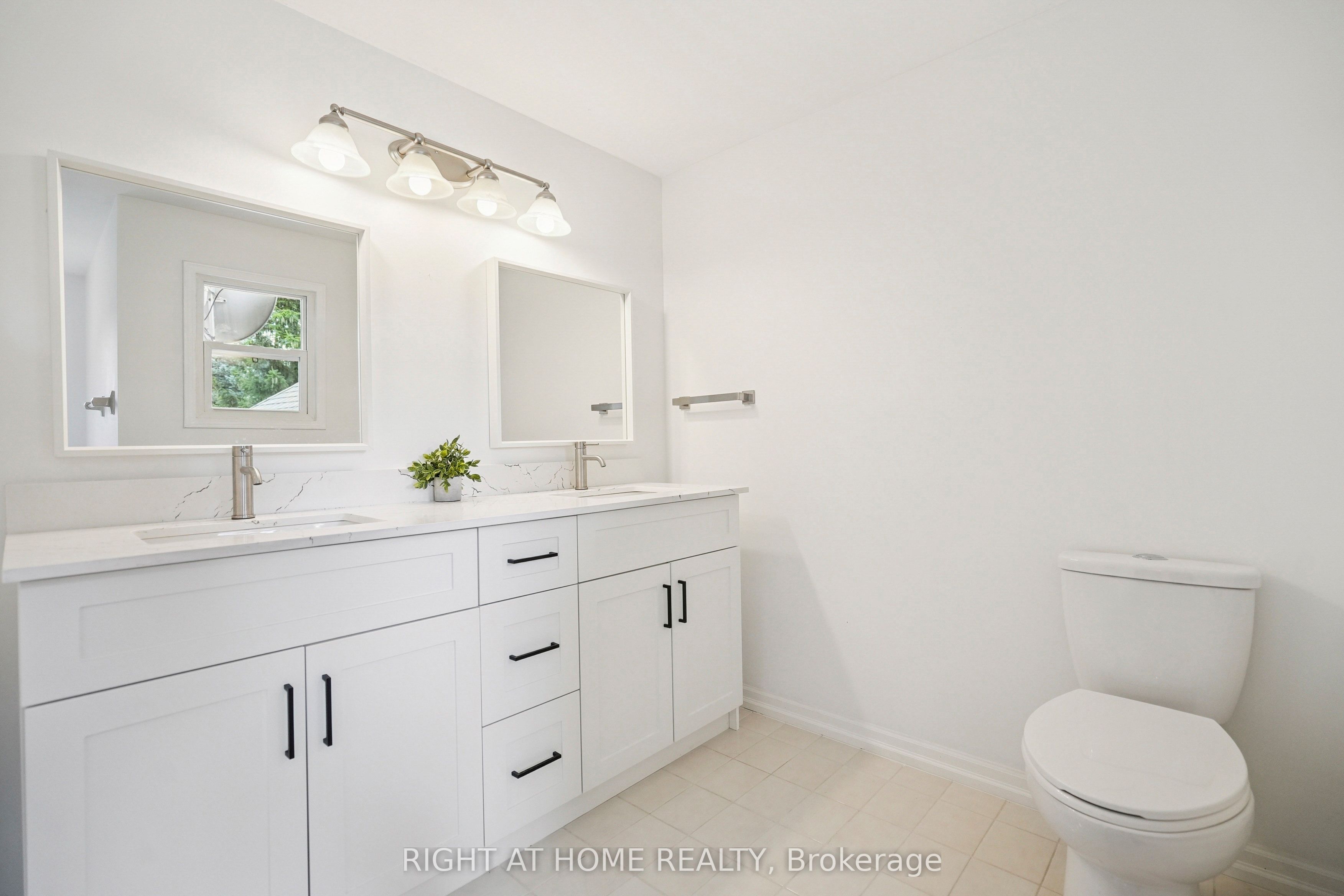 309 Amberly Boulevard Property Photo 19