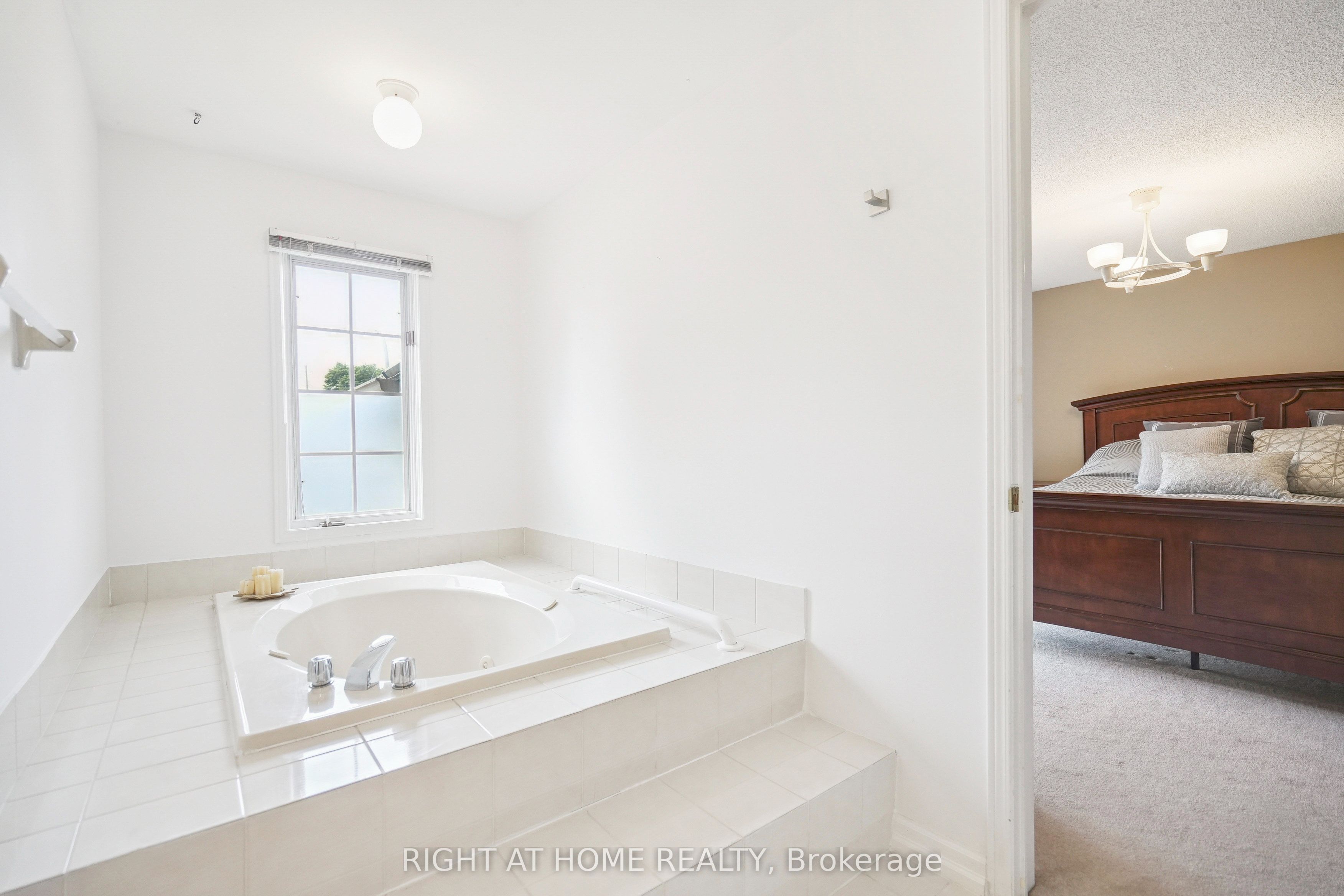 309 Amberly Boulevard Property Photo 20