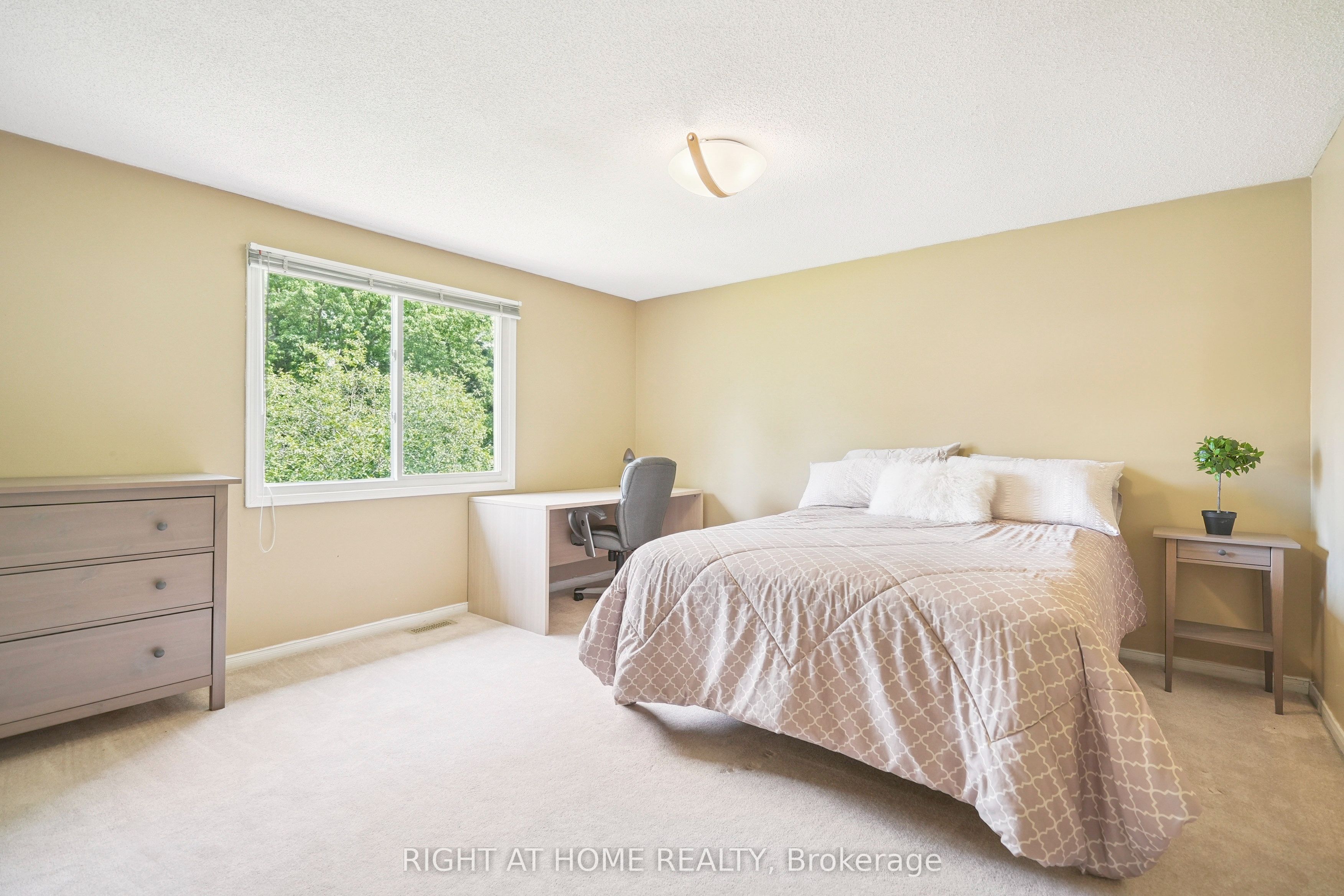 309 Amberly Boulevard Property Photo 23