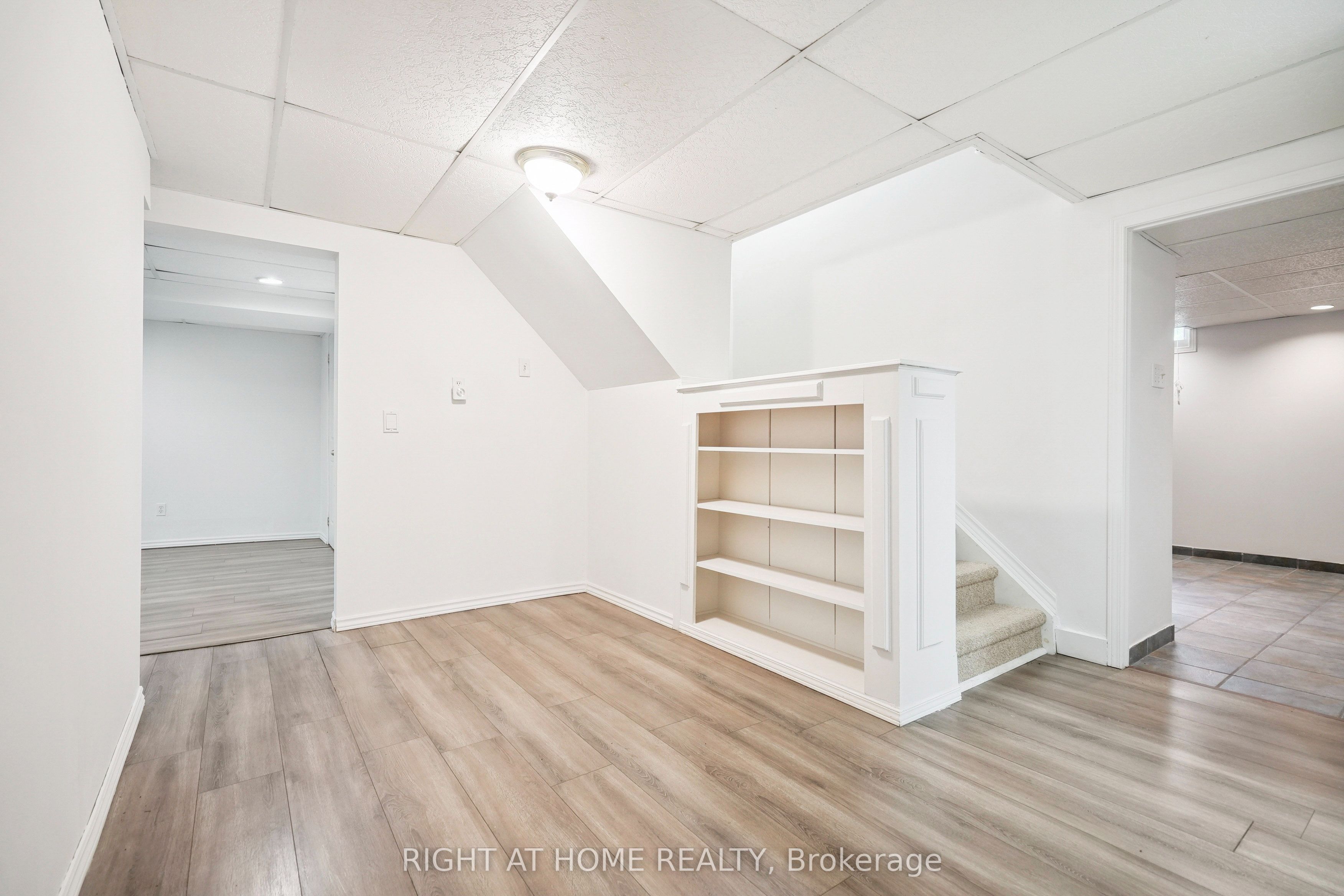 309 Amberly Boulevard Property Photo 27