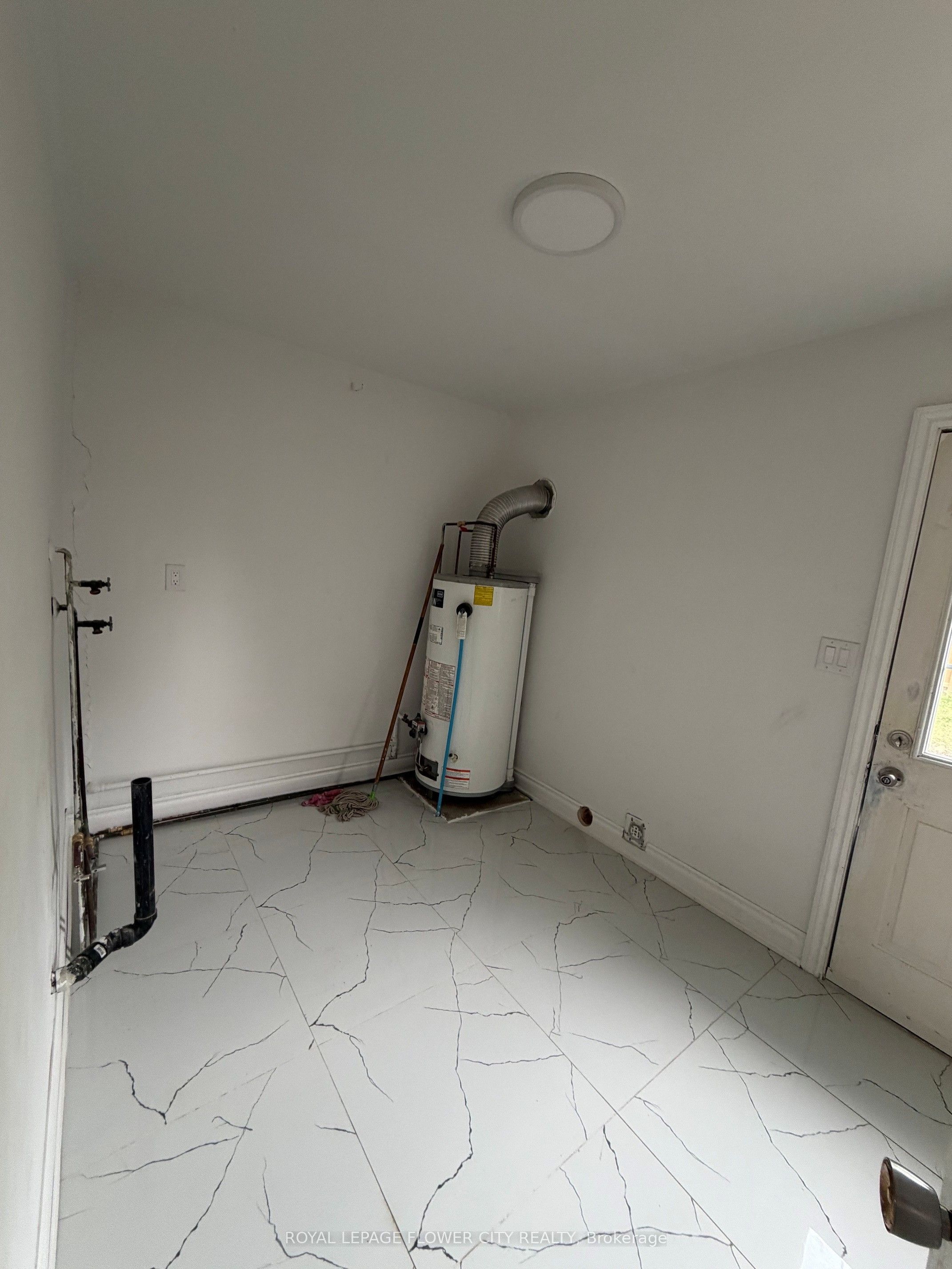 36 St Georges Avenue E Property Photo 7