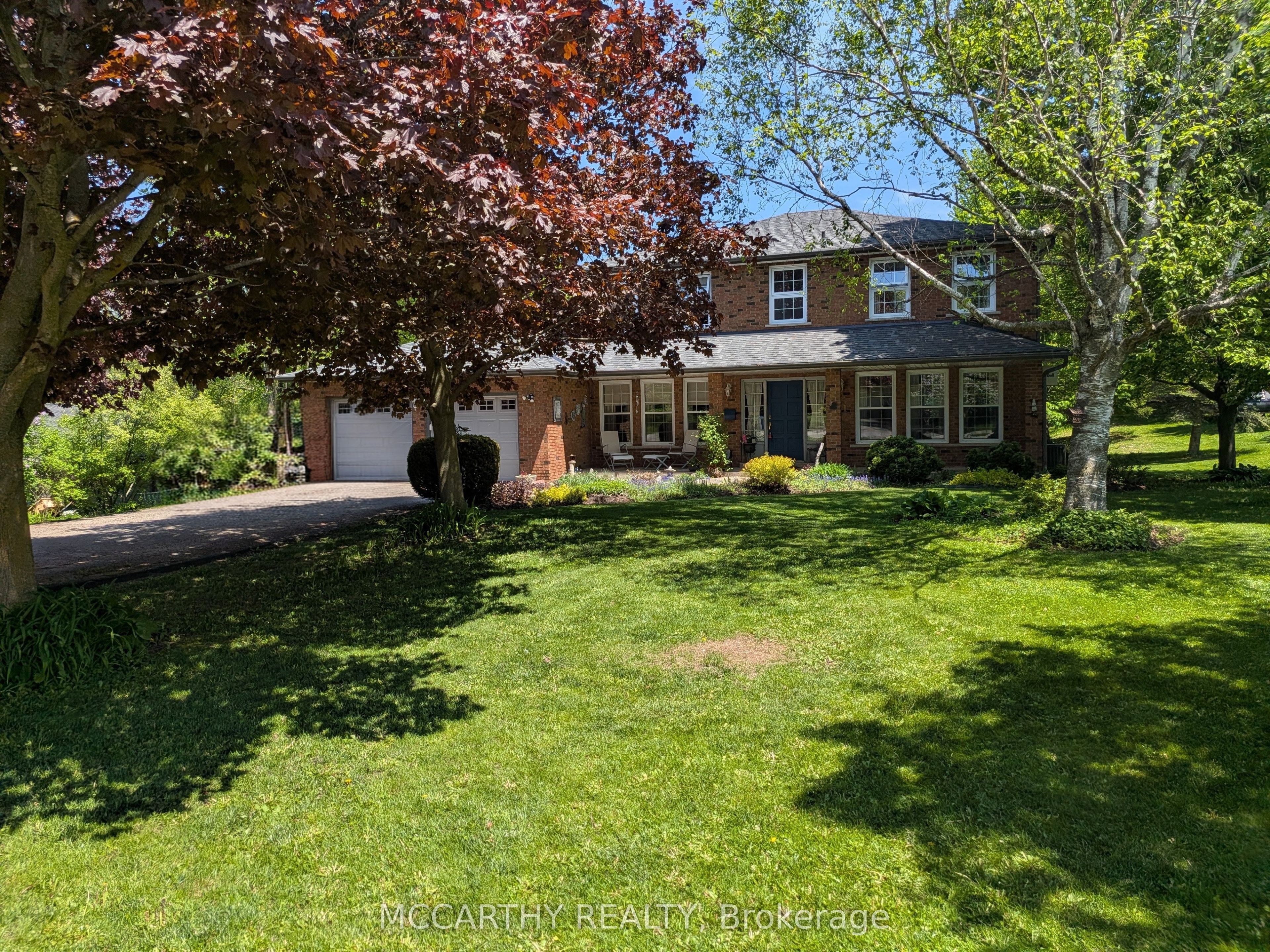 11 Lynda Avenue Property Photo 1