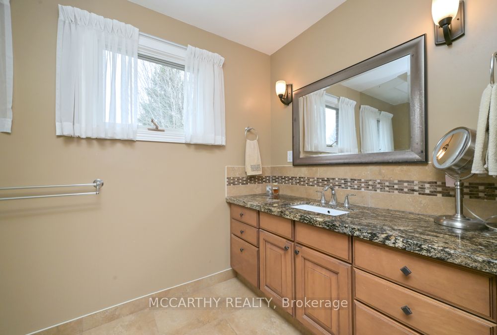 11 Lynda Avenue Property Photo 23