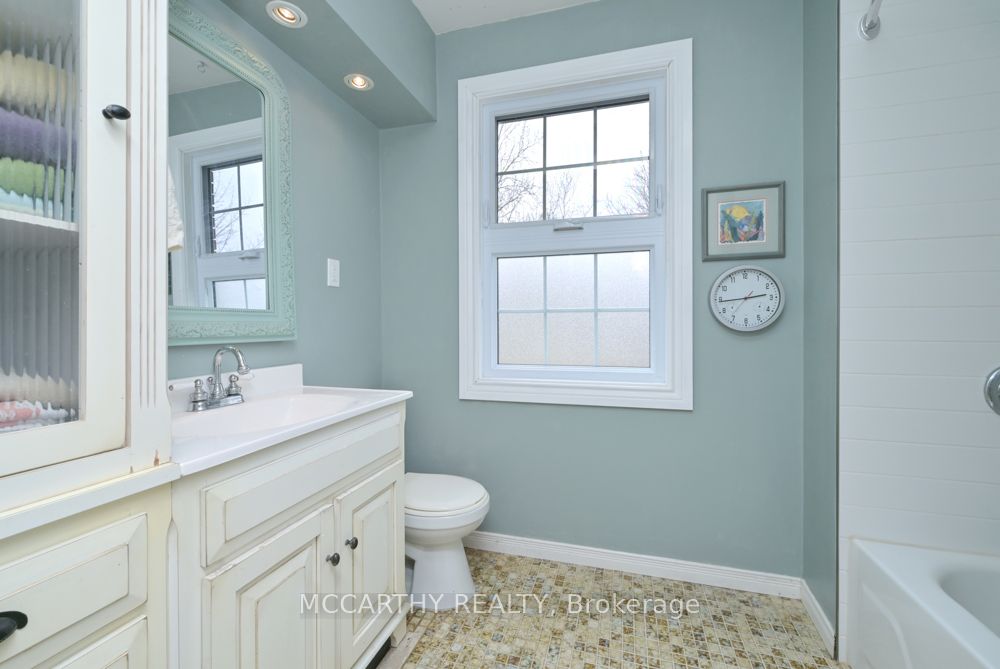 11 Lynda Avenue Property Photo 28
