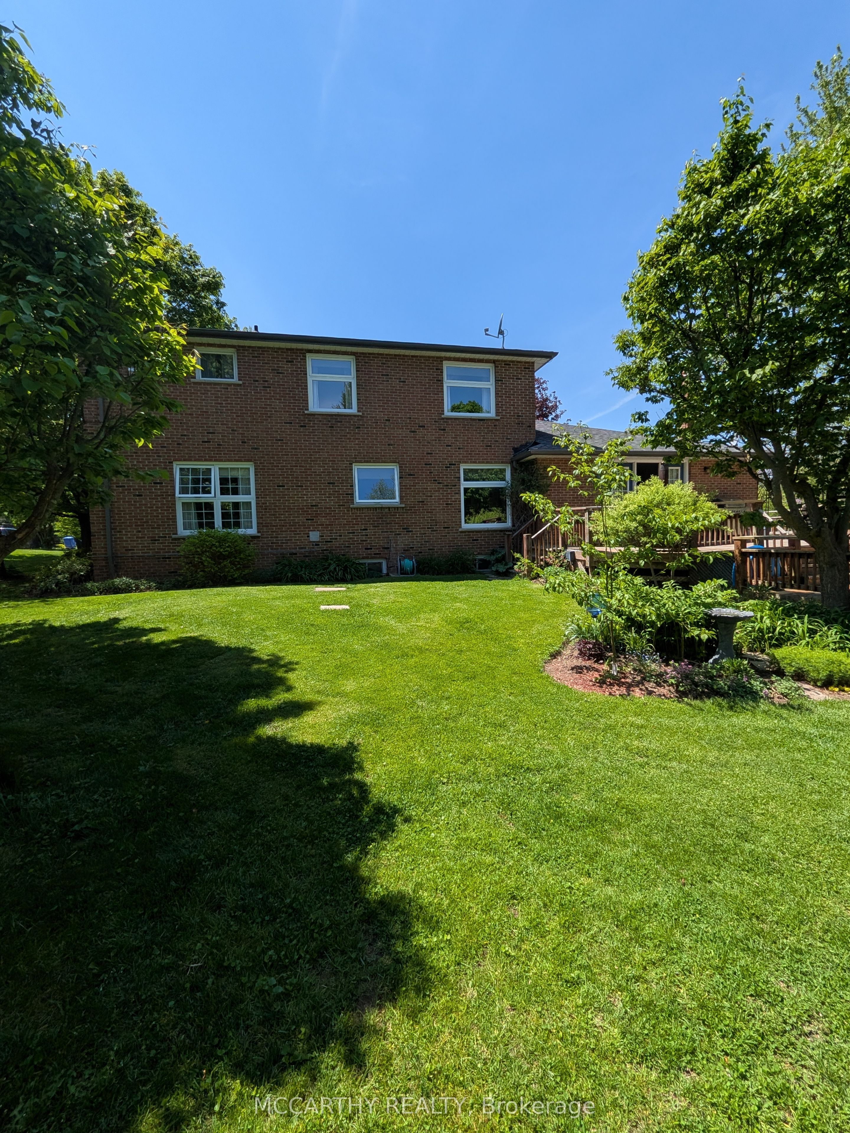 11 Lynda Avenue Property Photo 33