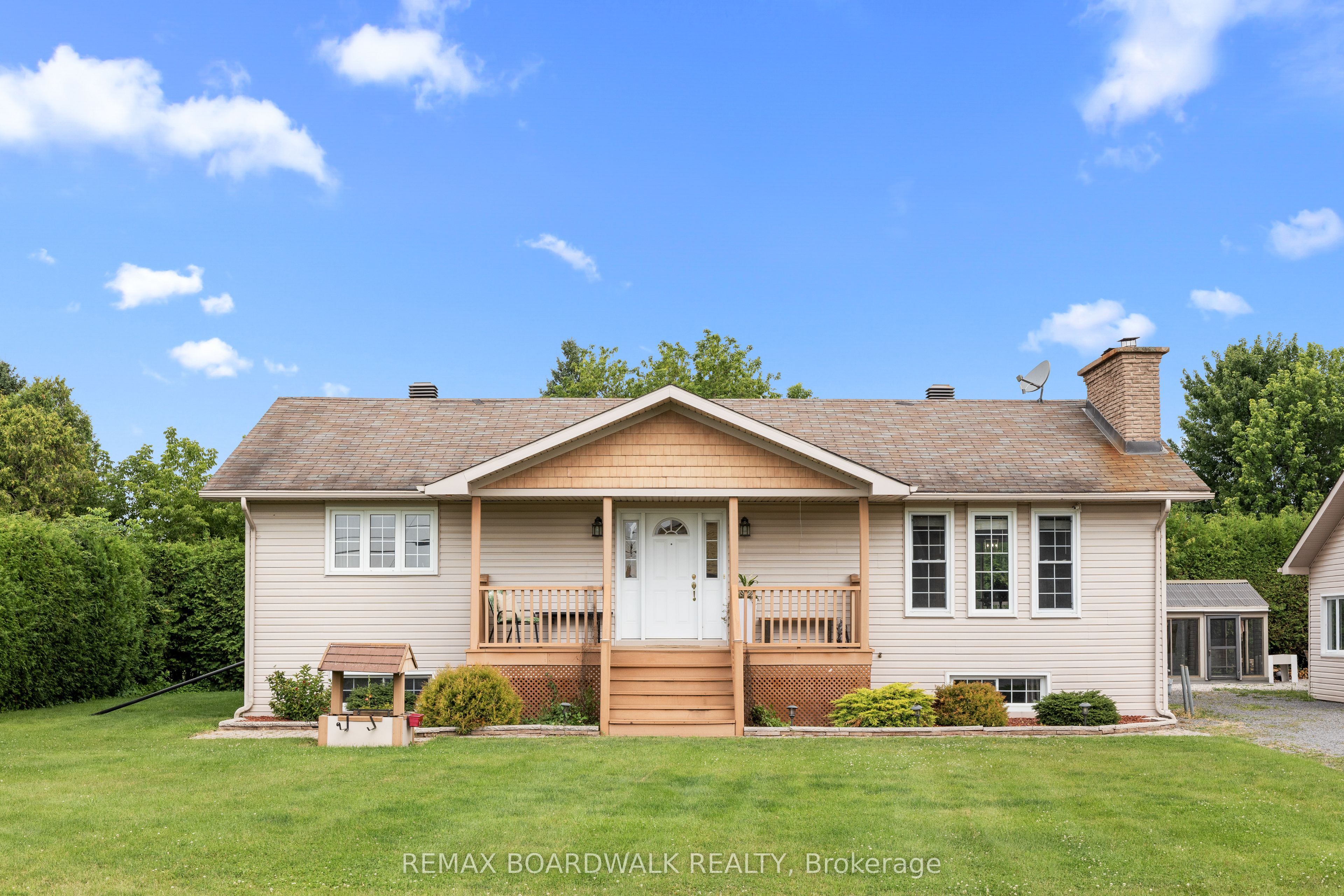 955 Lacroix Road Property Photo 1