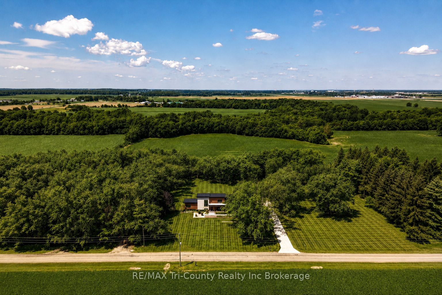 8987 Powers Road Property Photo 3