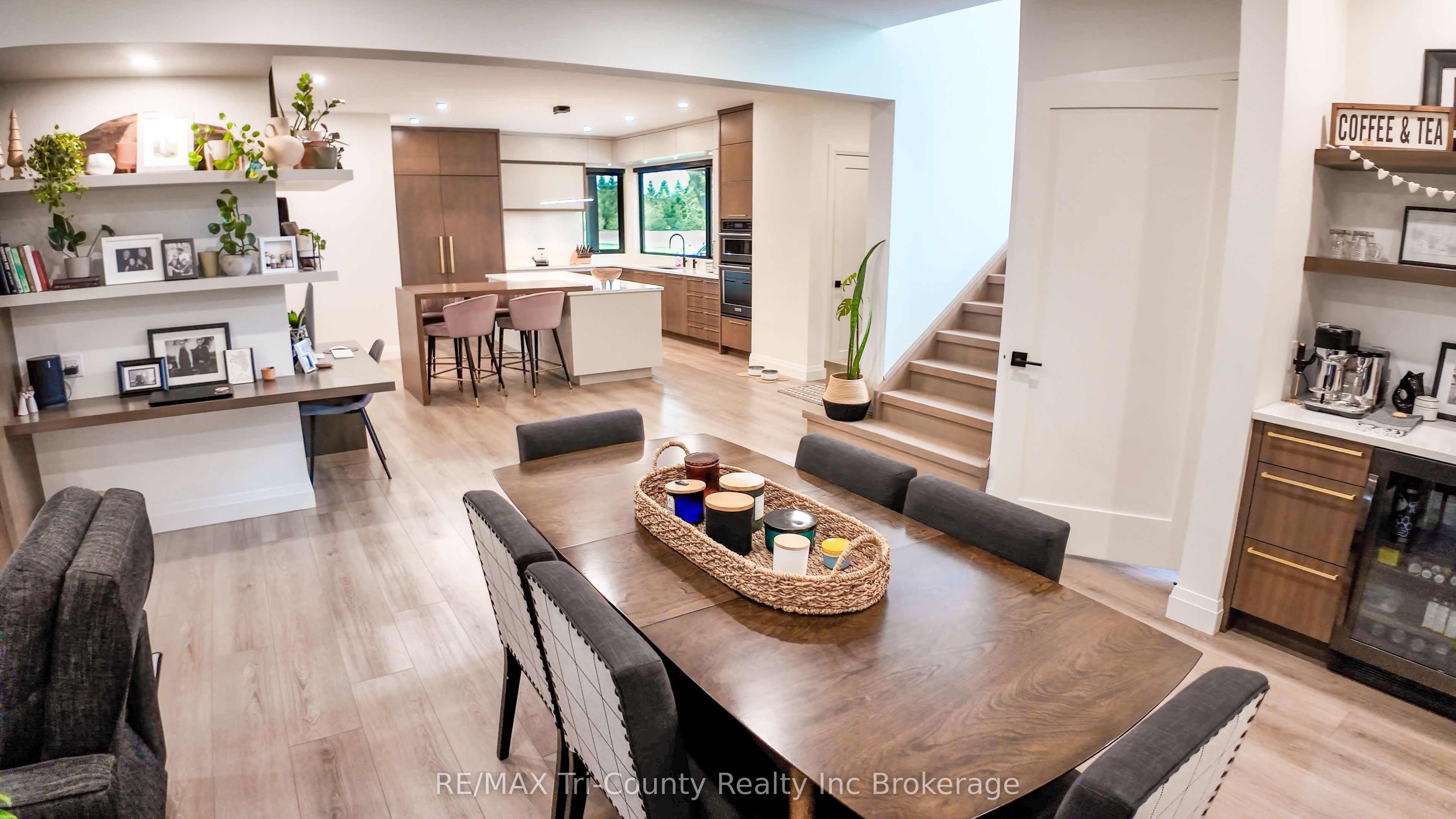 8987 Powers Road Property Photo 4