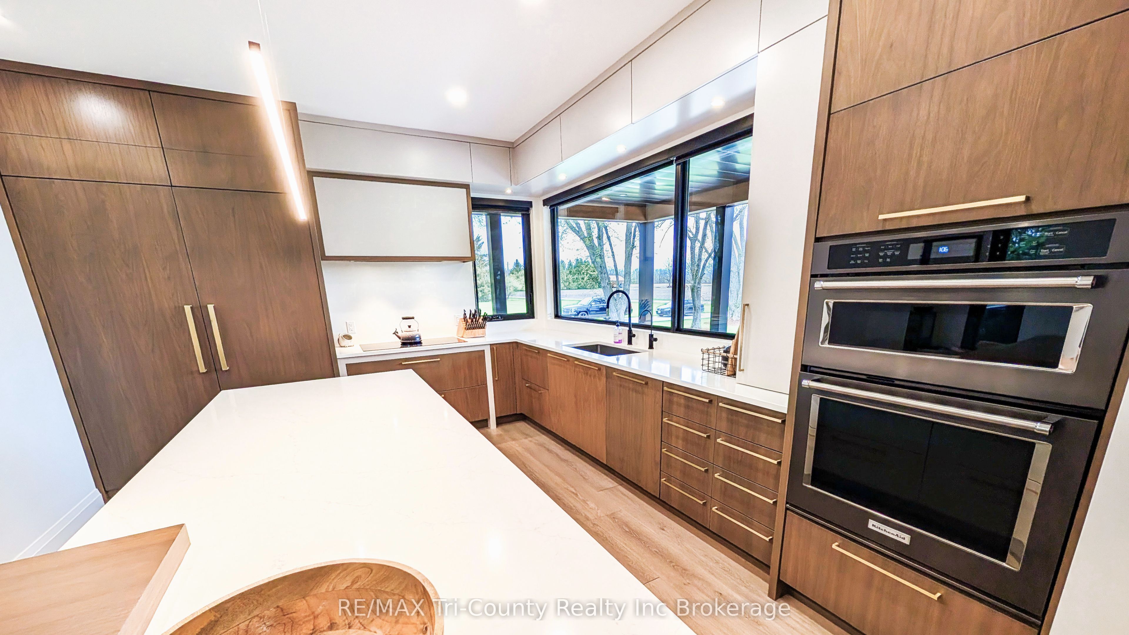 8987 Powers Road Property Photo 6