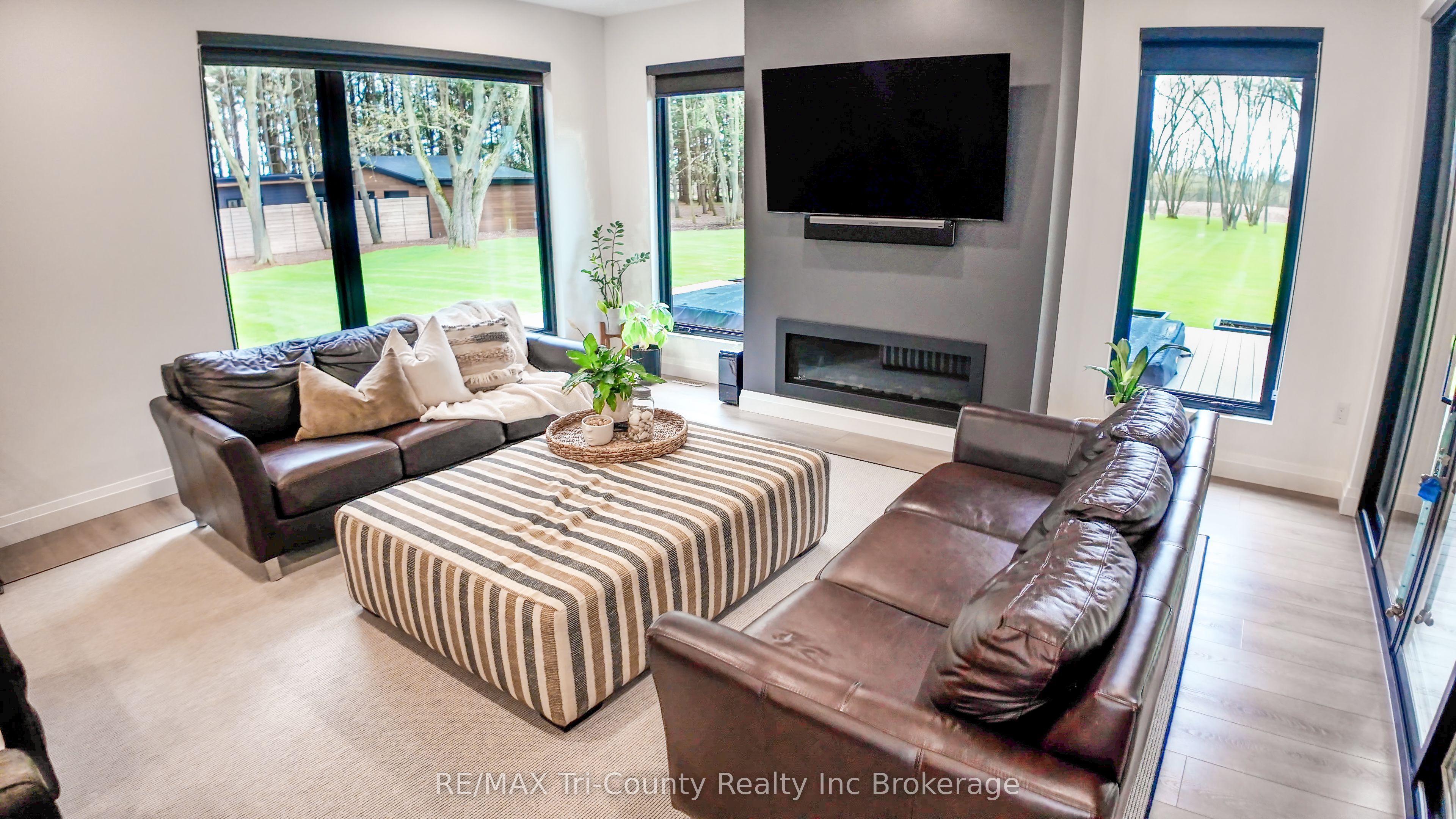 8987 Powers Road Property Photo 9