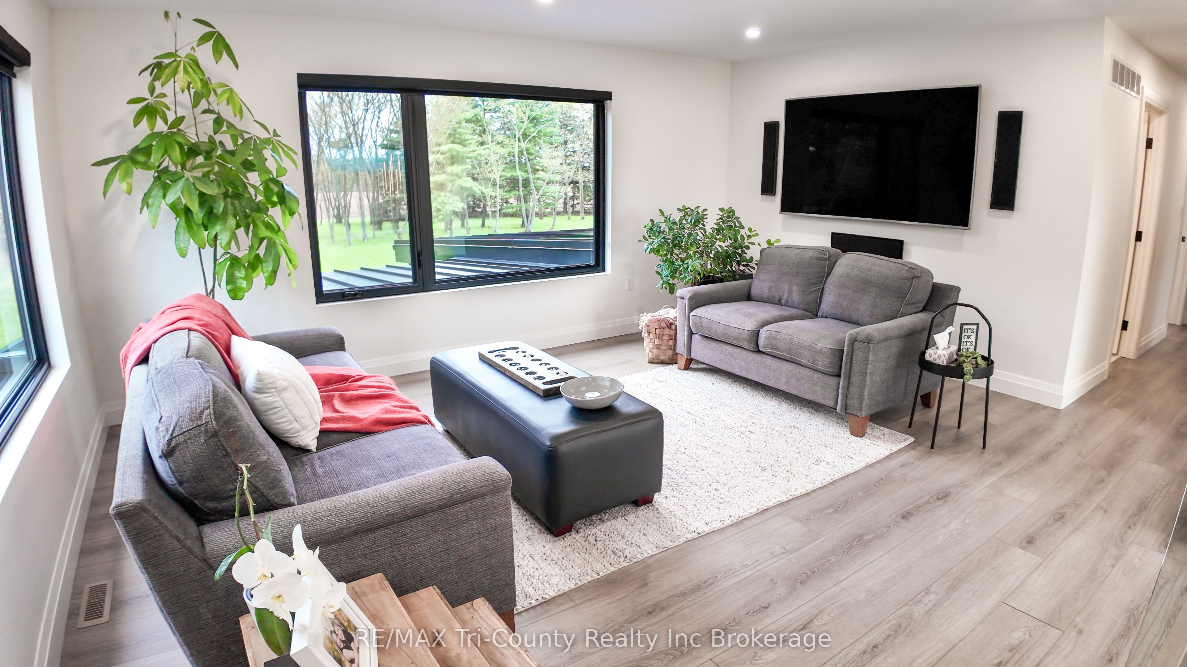 8987 Powers Road Property Photo 14