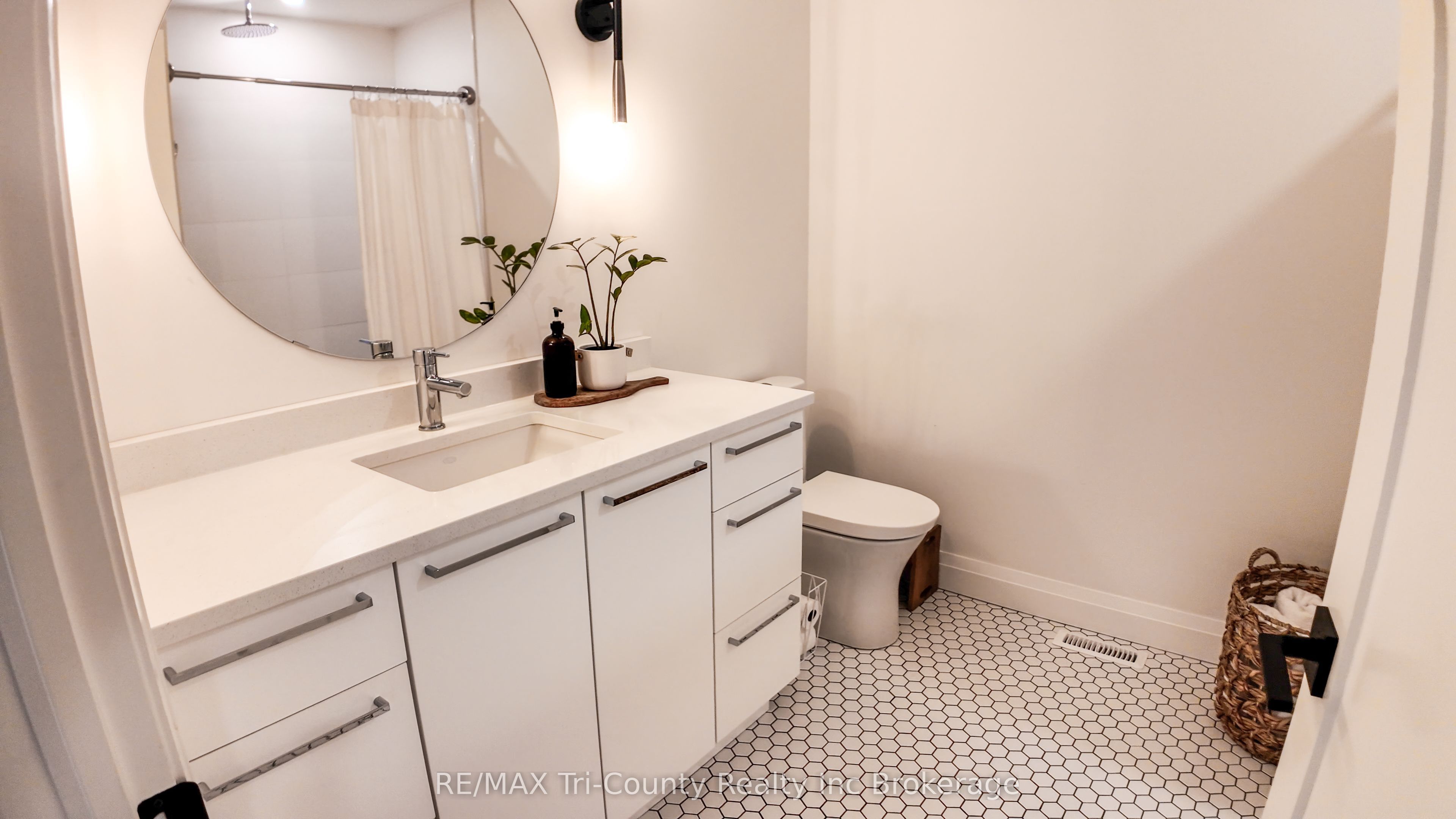 8987 Powers Road Property Photo 17