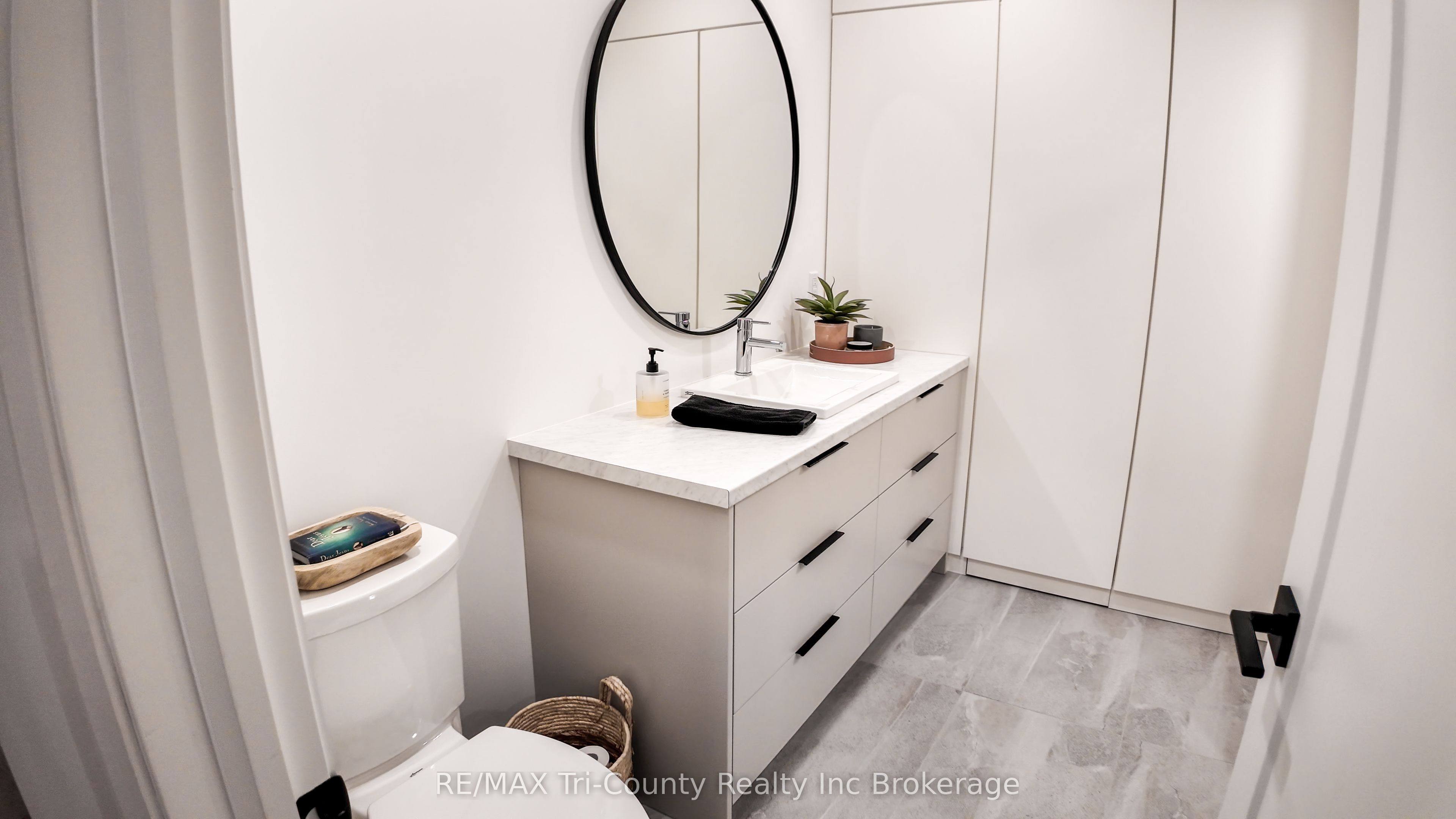 8987 Powers Road Property Photo 20