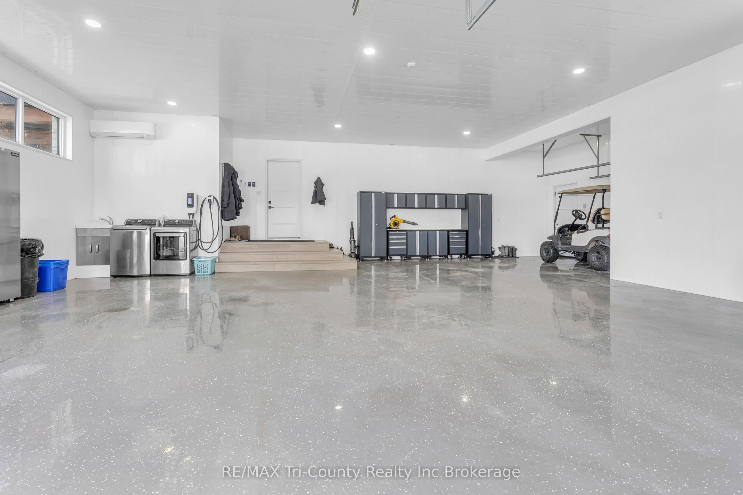 8987 Powers Road Property Photo 23